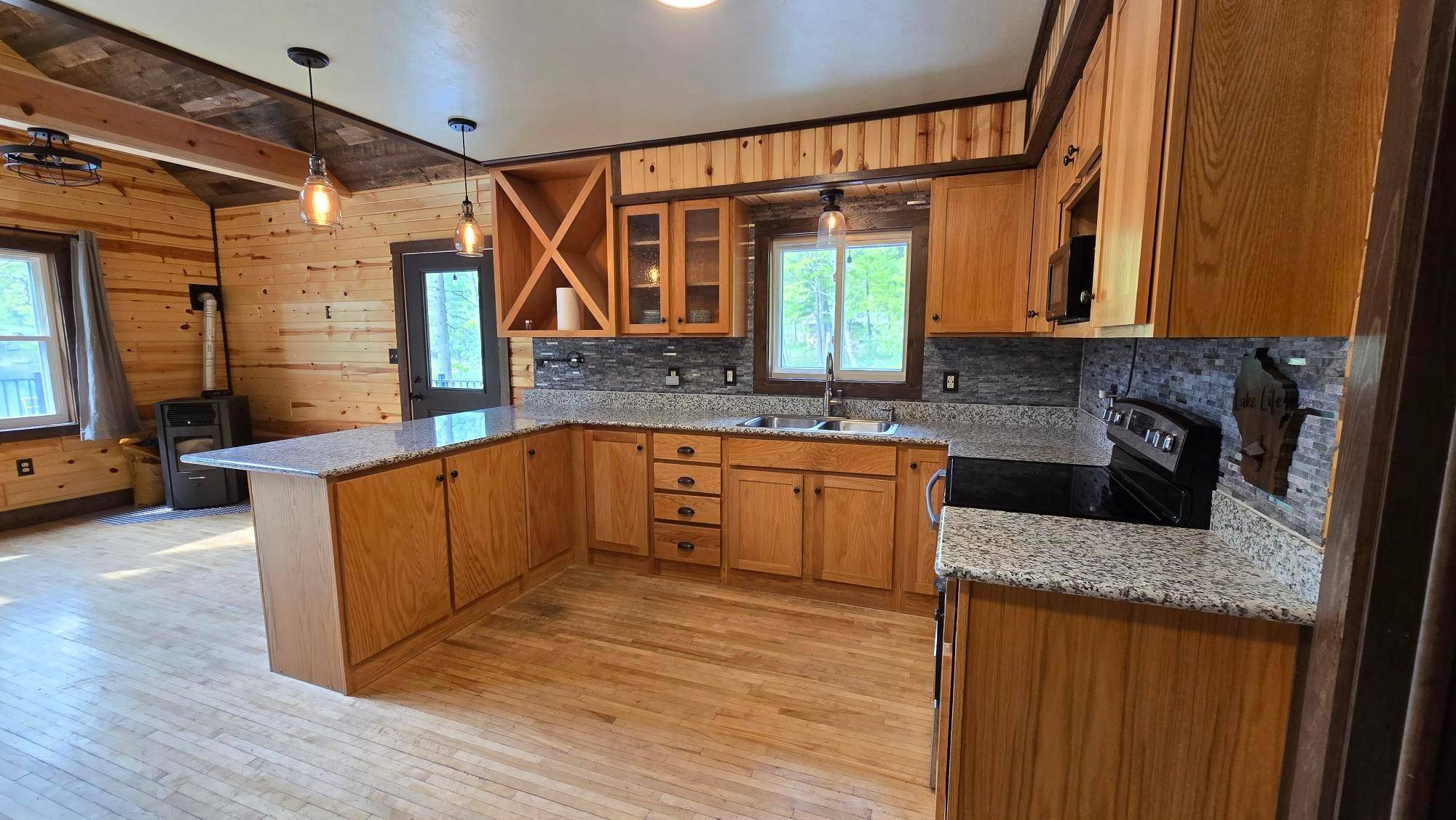 Florence, WI 54121,4842 COSGROVE LAKE RD W