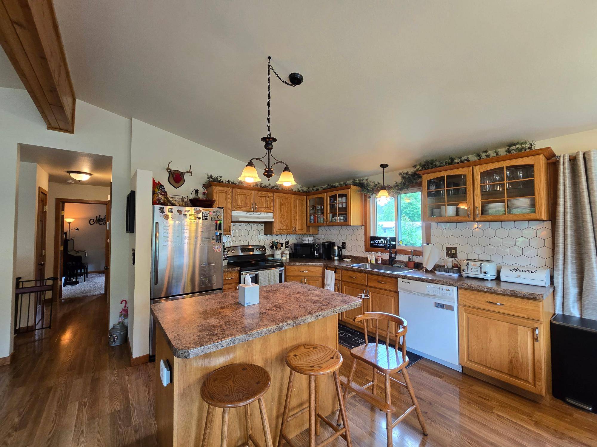 Tomahawk, WI 54487,910 SCHOOL RD