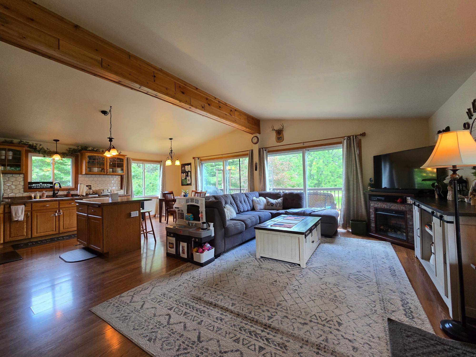 Tomahawk, WI 54487,910 SCHOOL RD