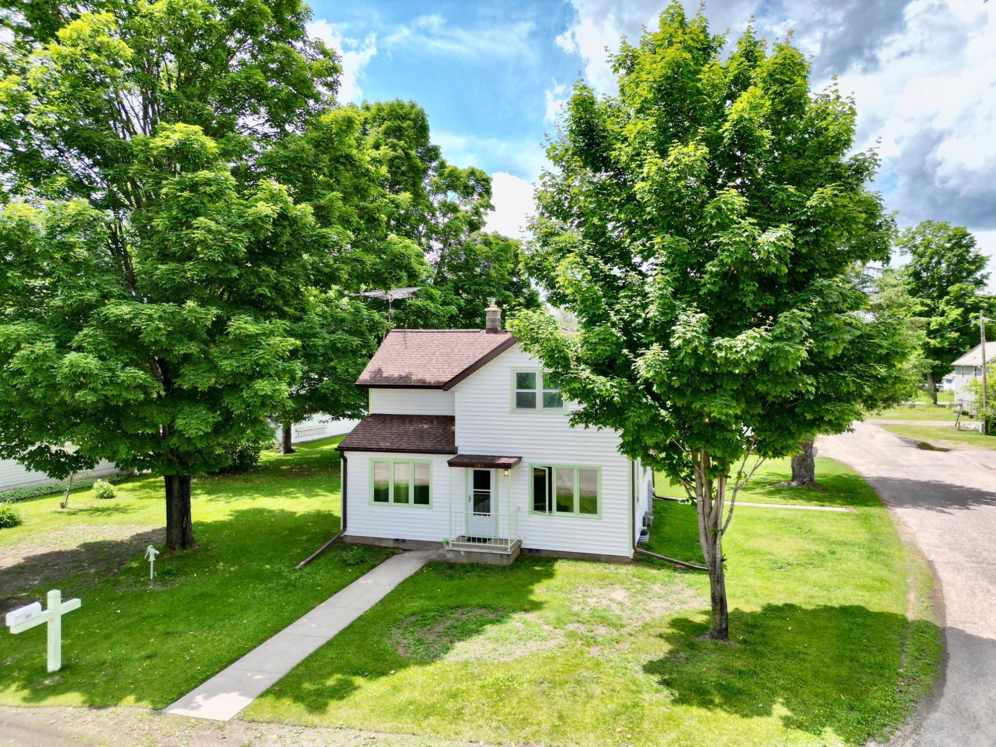 Crandon, WI 54520,505 HAZELDELL AVE N