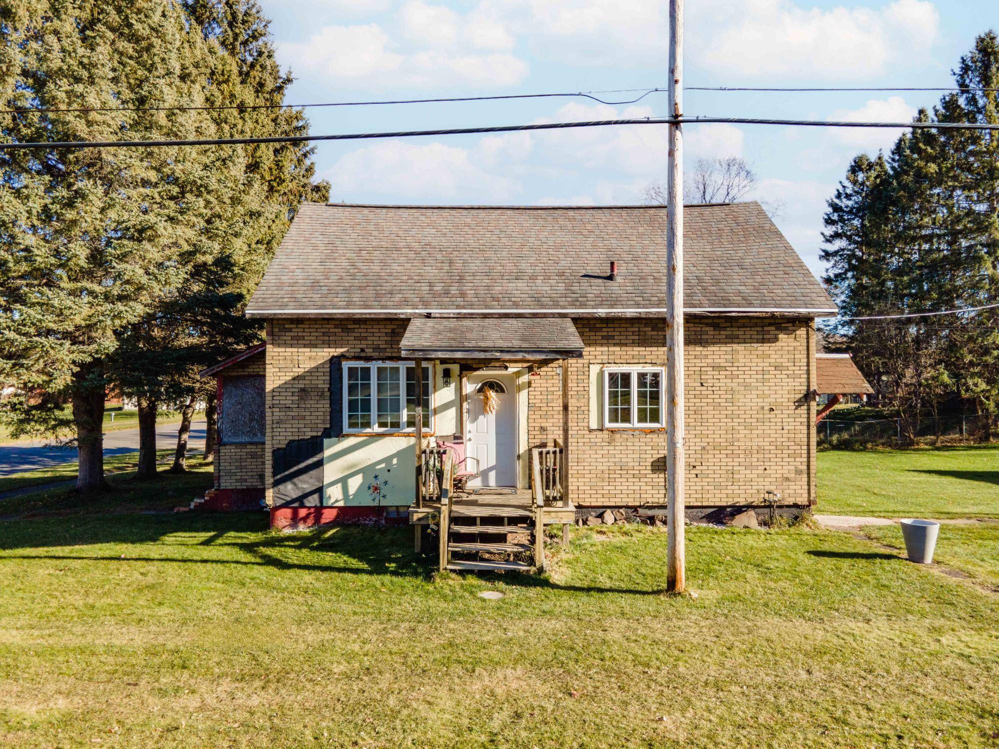 Iron River, MI 49935,302 BLOSSOM ST