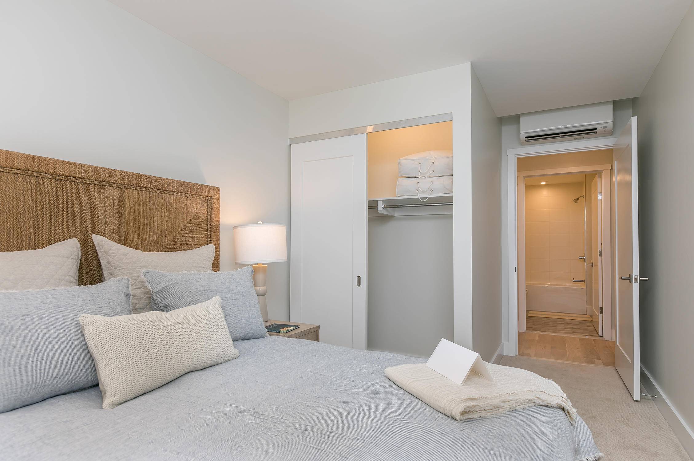 Portland, ME 04101,383 Commercial ST #302