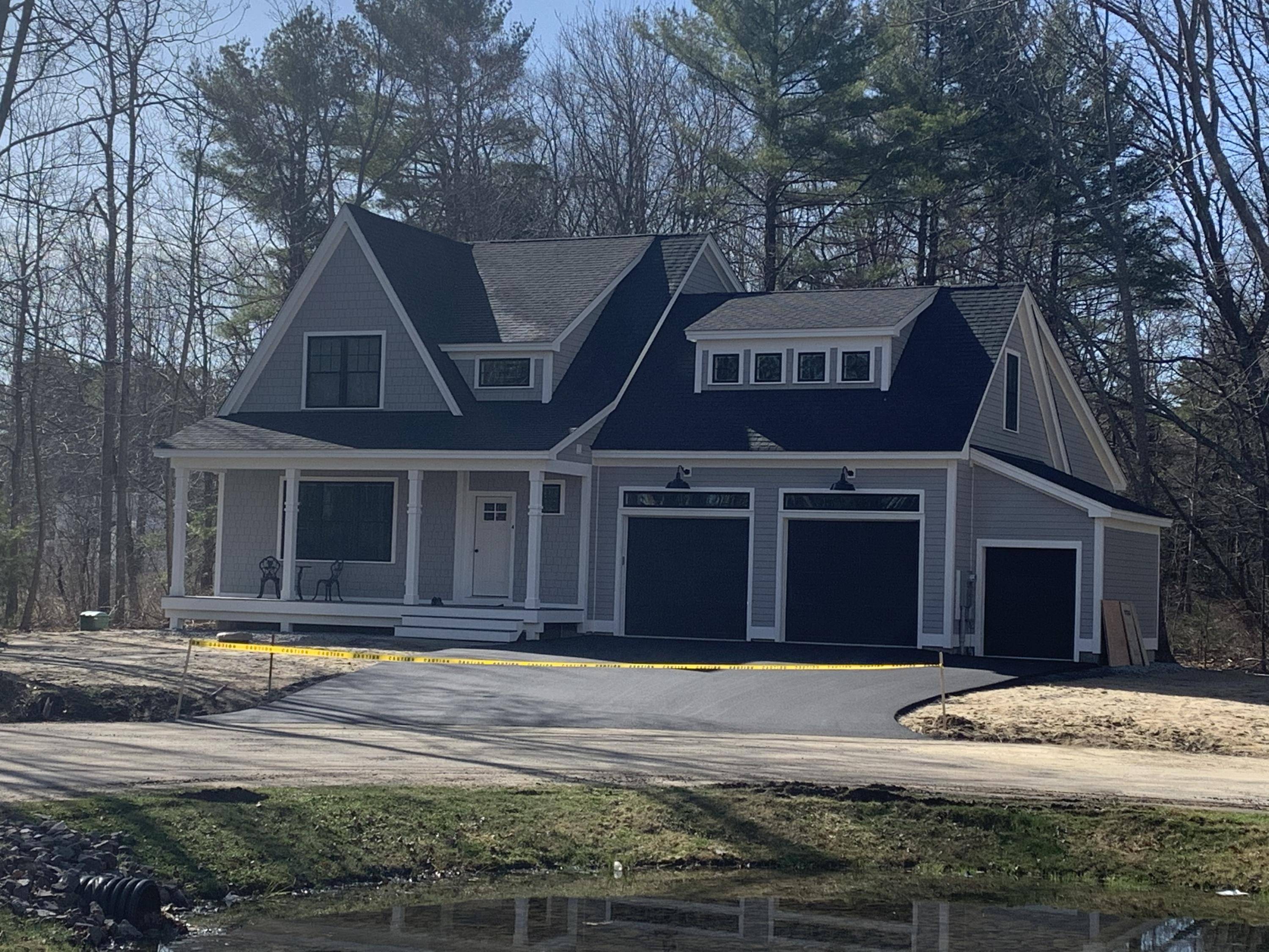 Kennebunk, ME 04043,4 Lobster LN