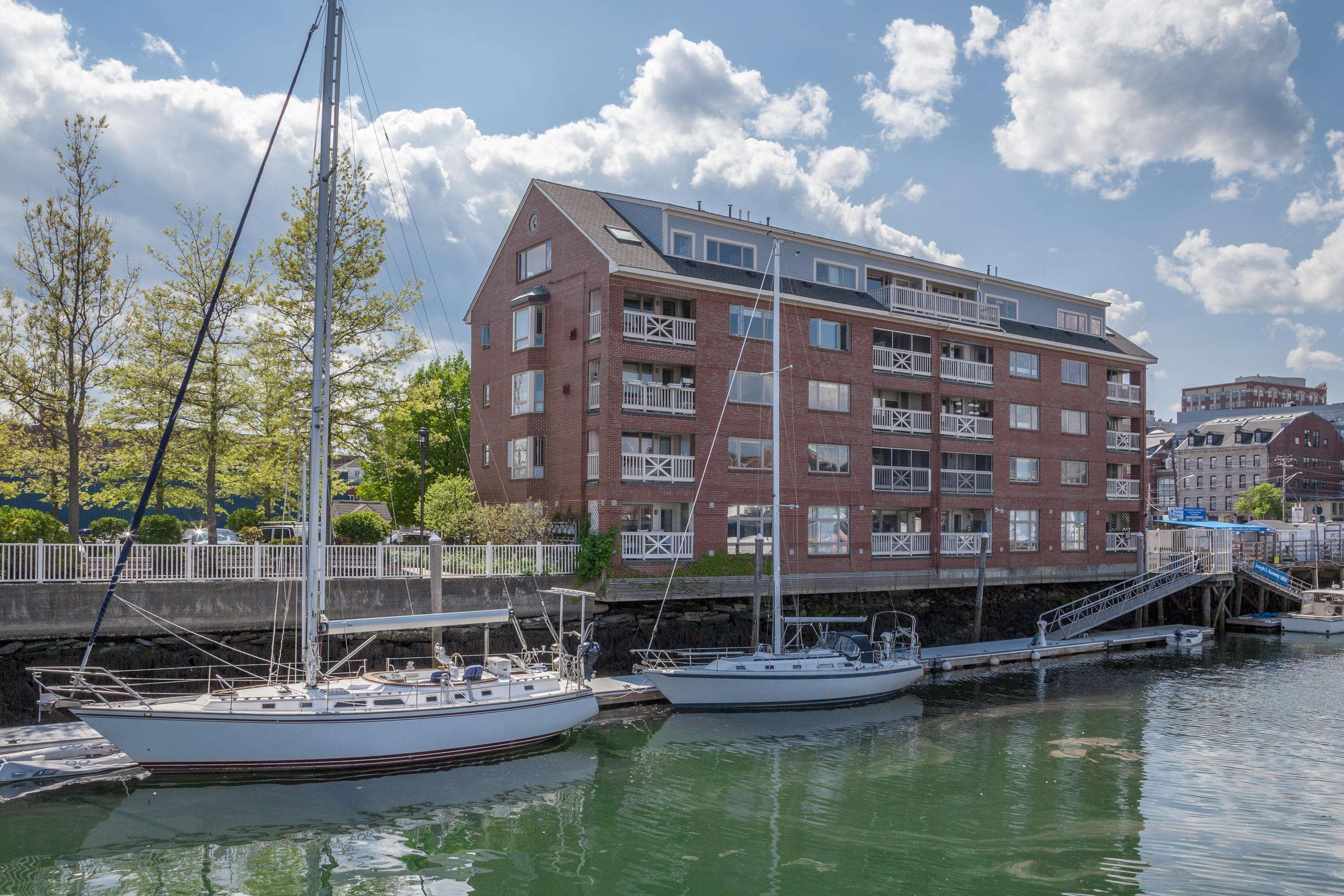 Portland, ME 04101,710 Chandlers Wharf #710