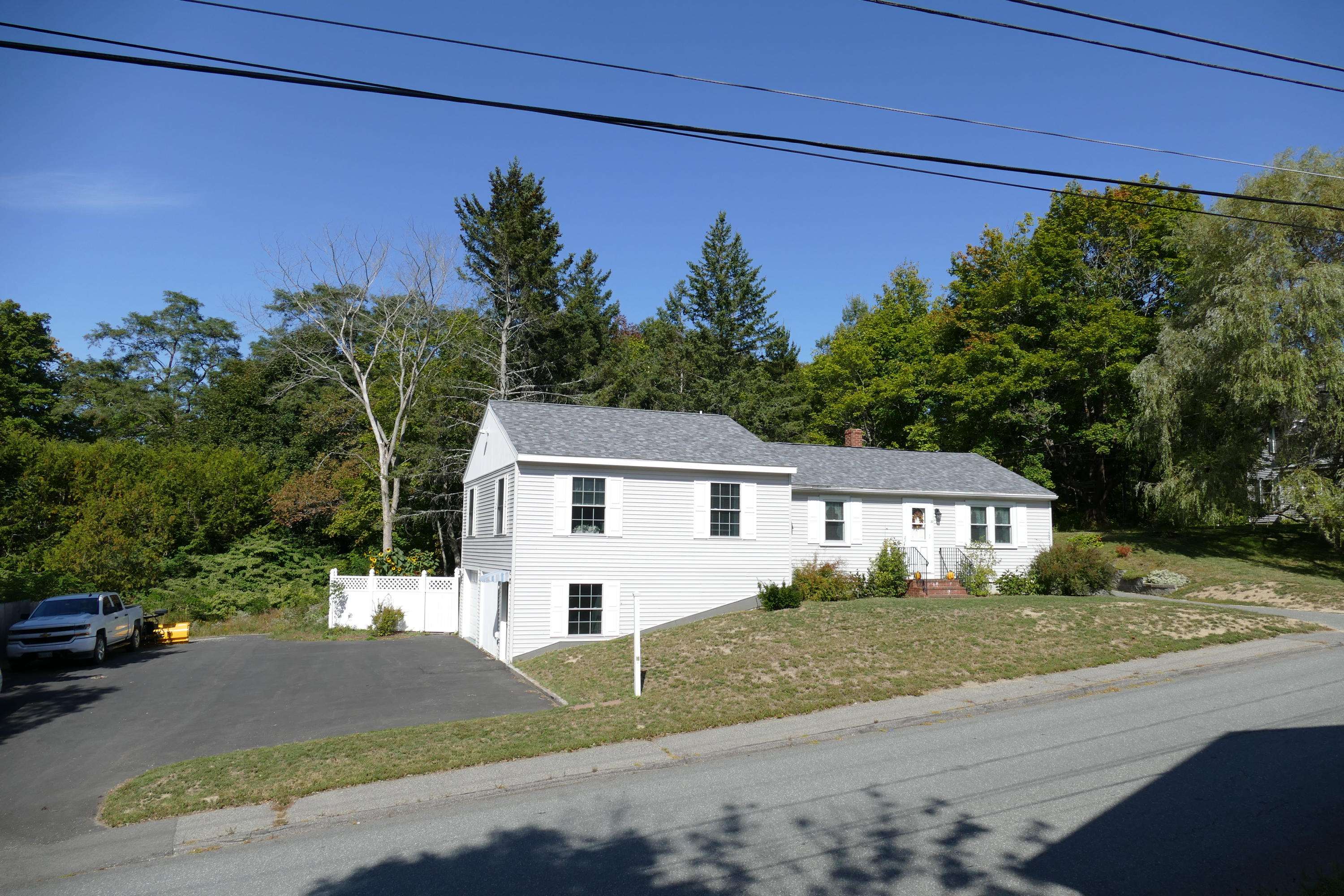 Ellsworth, ME 04605,30 Deane ST