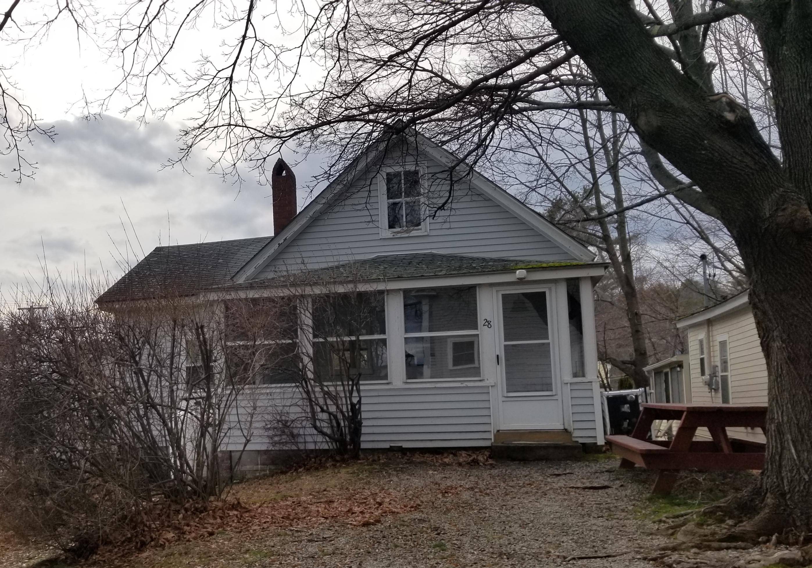 Ogunquit, ME 03907,28 School ST