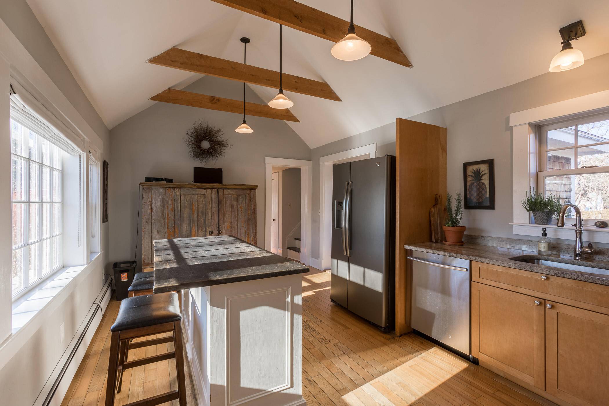 Kennebunk, ME 04043,14 Mill ST