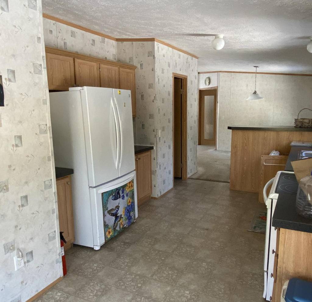 Belgrade, ME 04917,304 Oakland RD