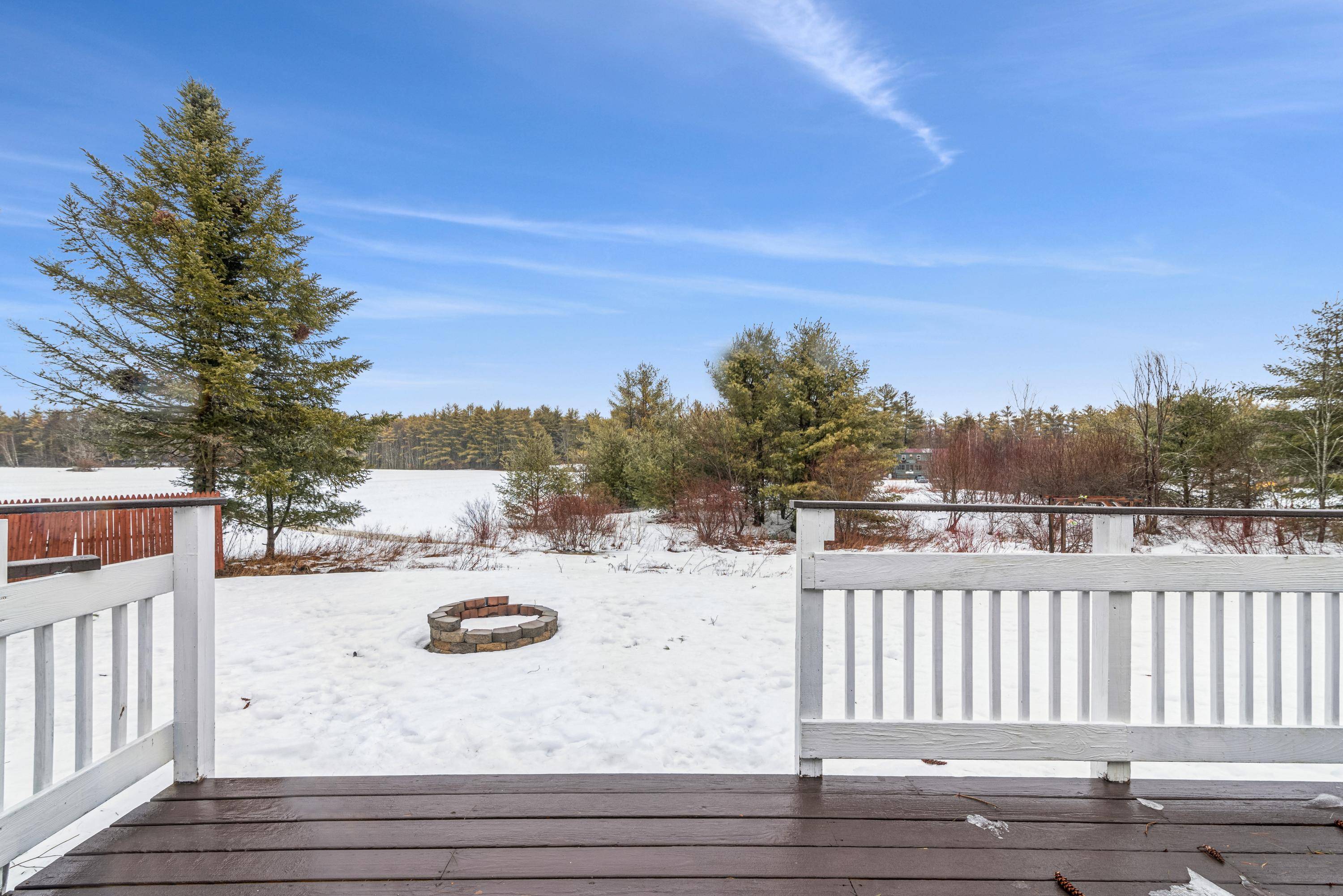 Hollis, ME 04042,233 Cape RD