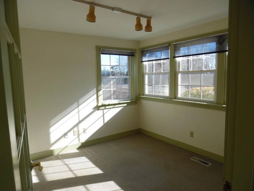 Belfast, ME 04915,230 Searsport AVE