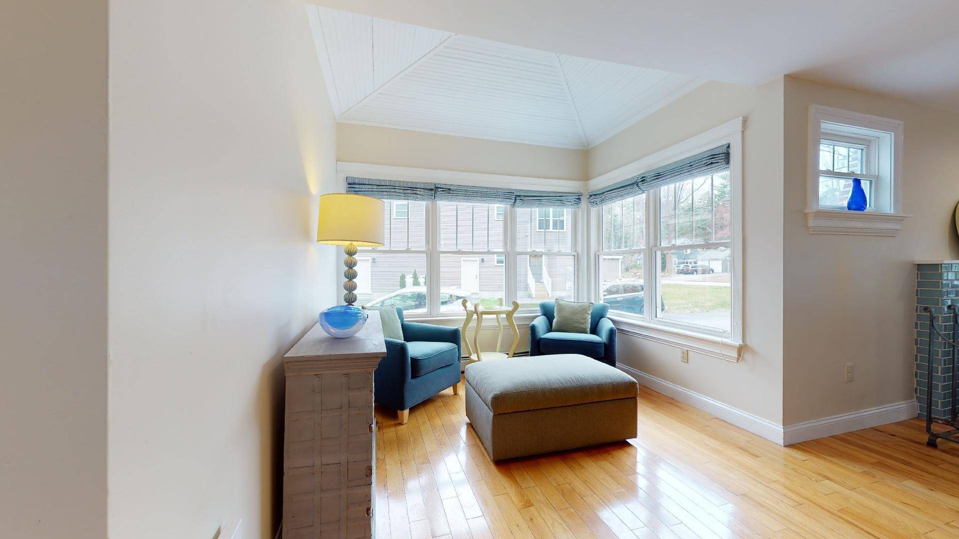 Falmouth, ME 04105,122 Brook RD