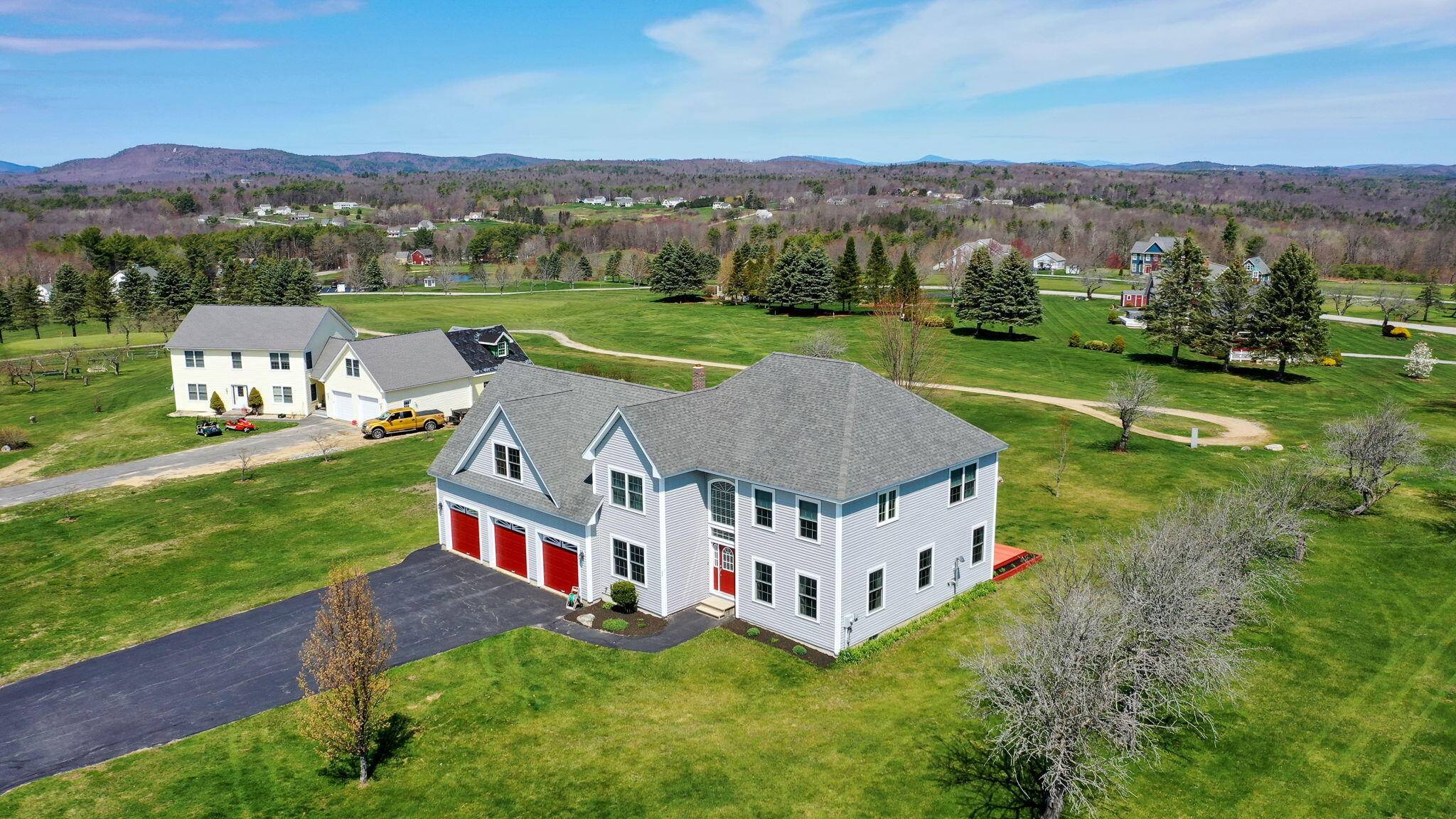 Turner, ME 04282,17 Macintosh DR