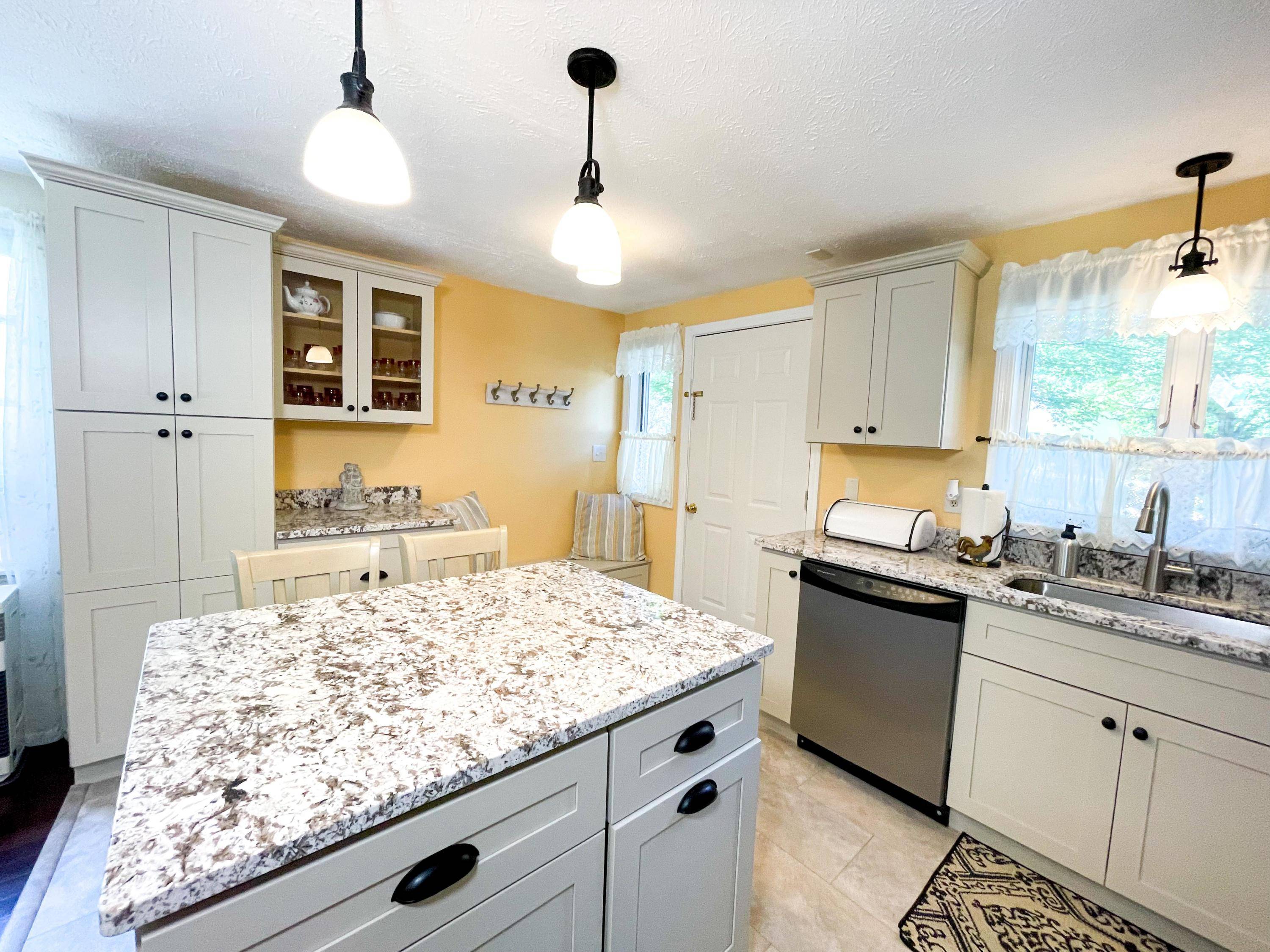 Kennebunk, ME 04043,8 Chickadee LN #8