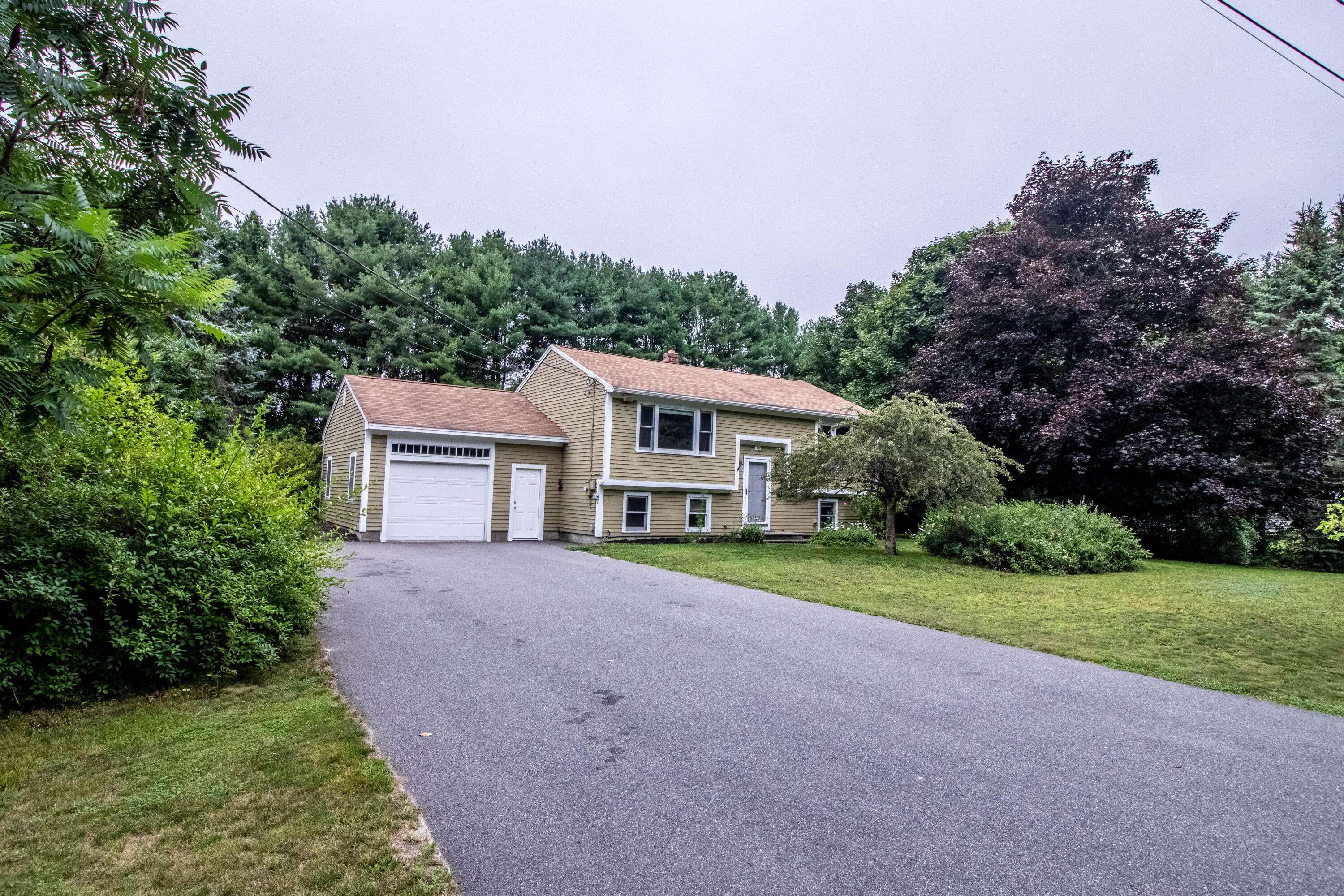 Kennebunk, ME 04043,30 Woodside DR