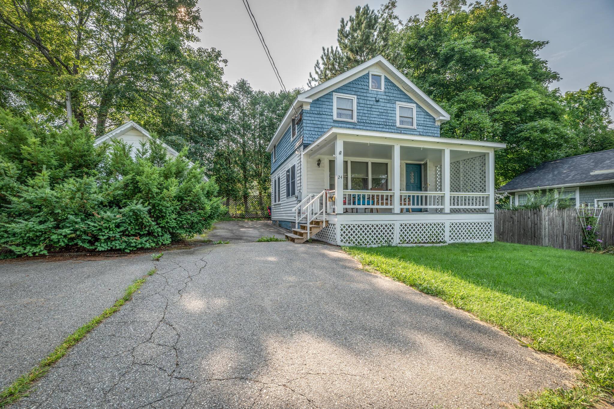 Bangor, ME 04401,24 Warwick ST