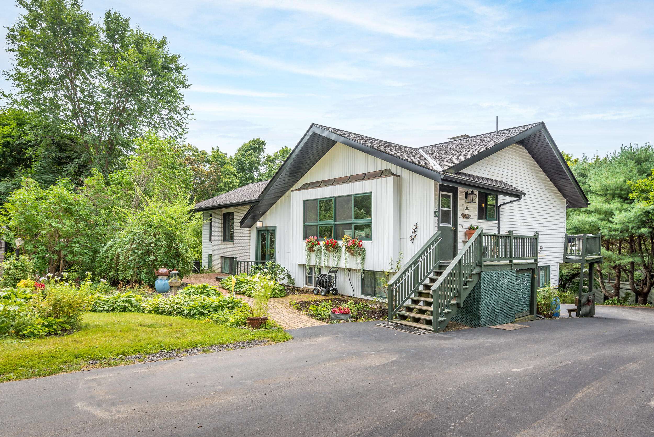 Warren, ME 04864,31 Andrews LN