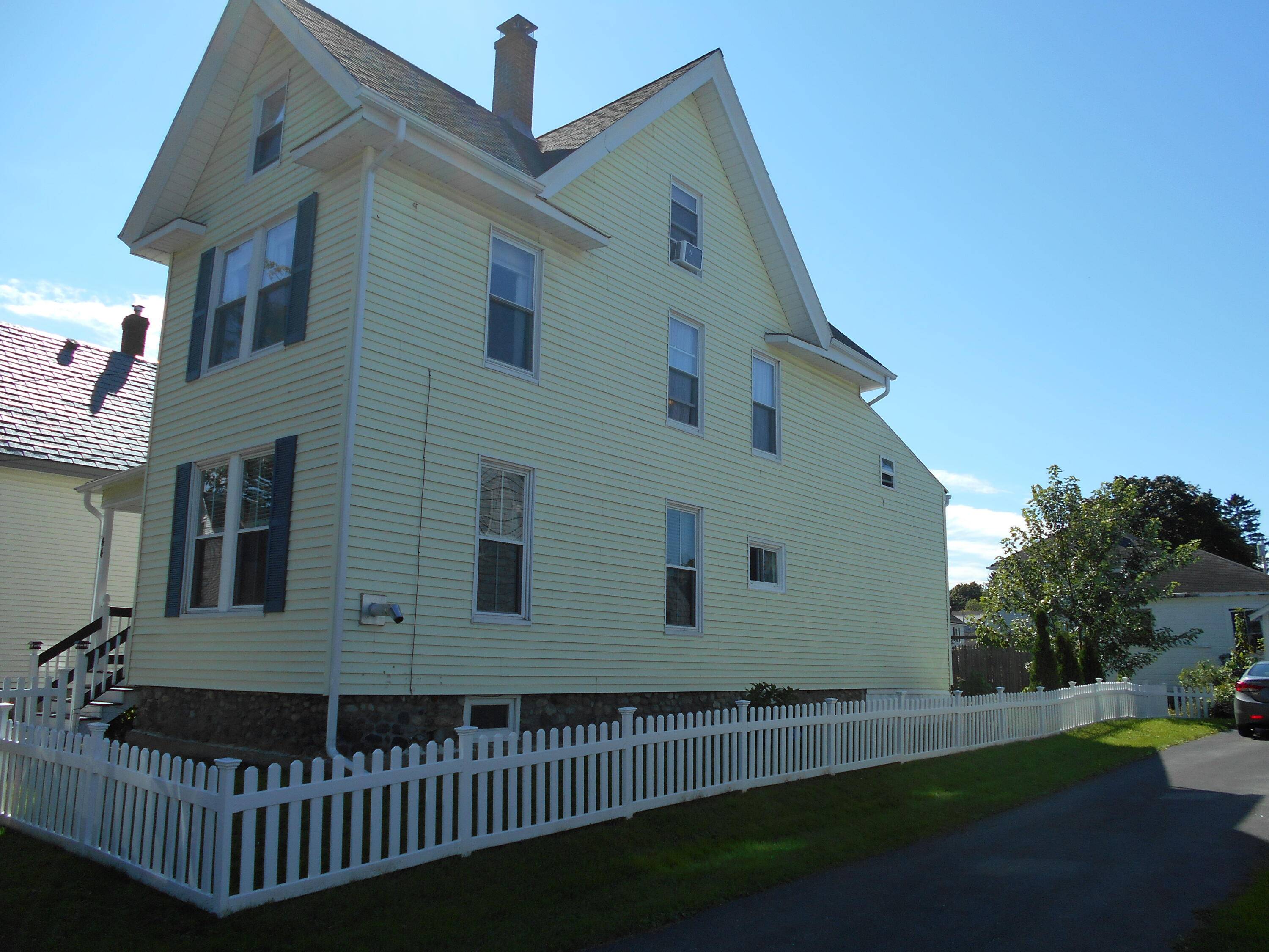 Bangor, ME 04401,44 West ST