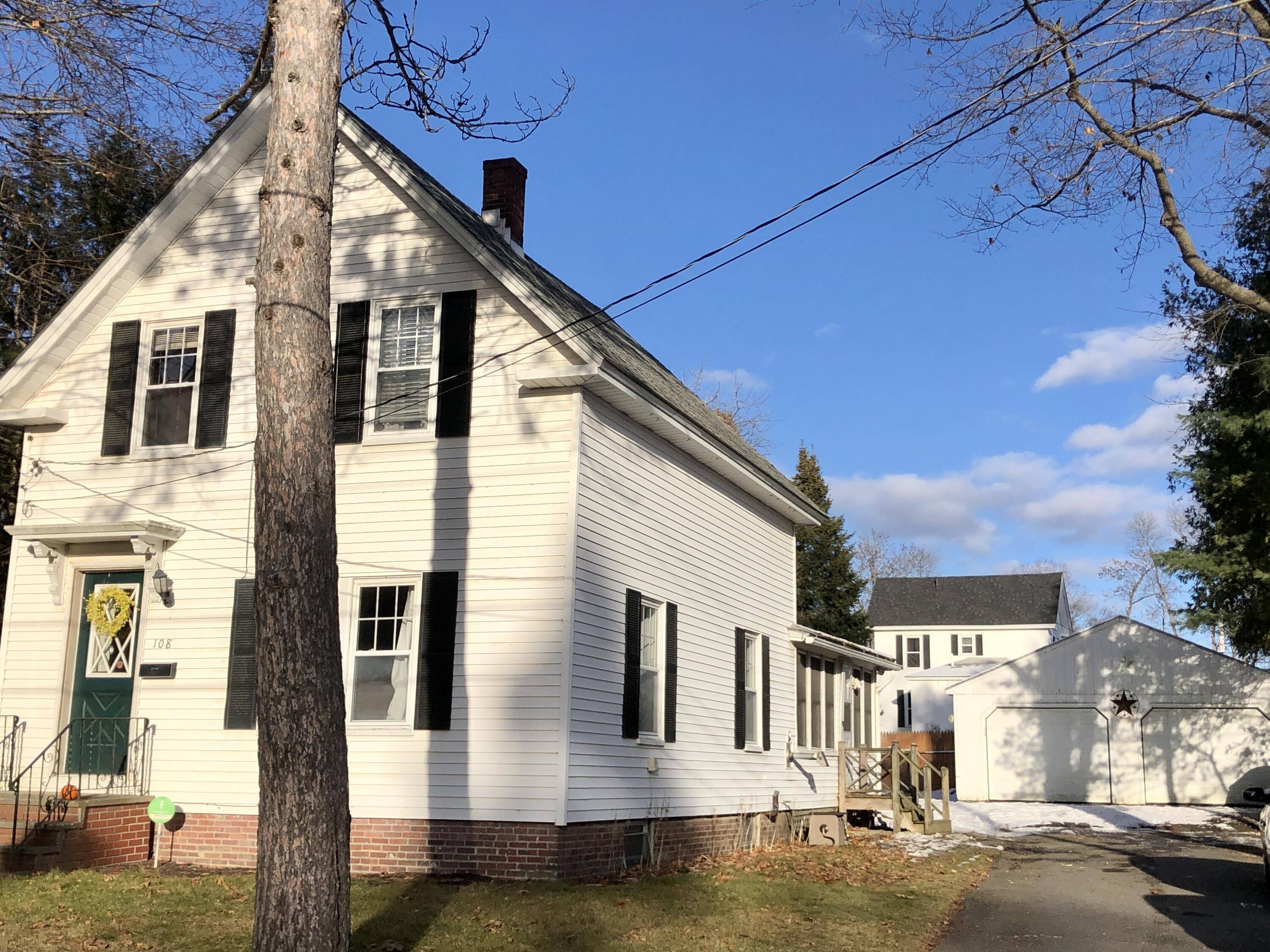 Old Town, ME 04468,108 Veazie ST