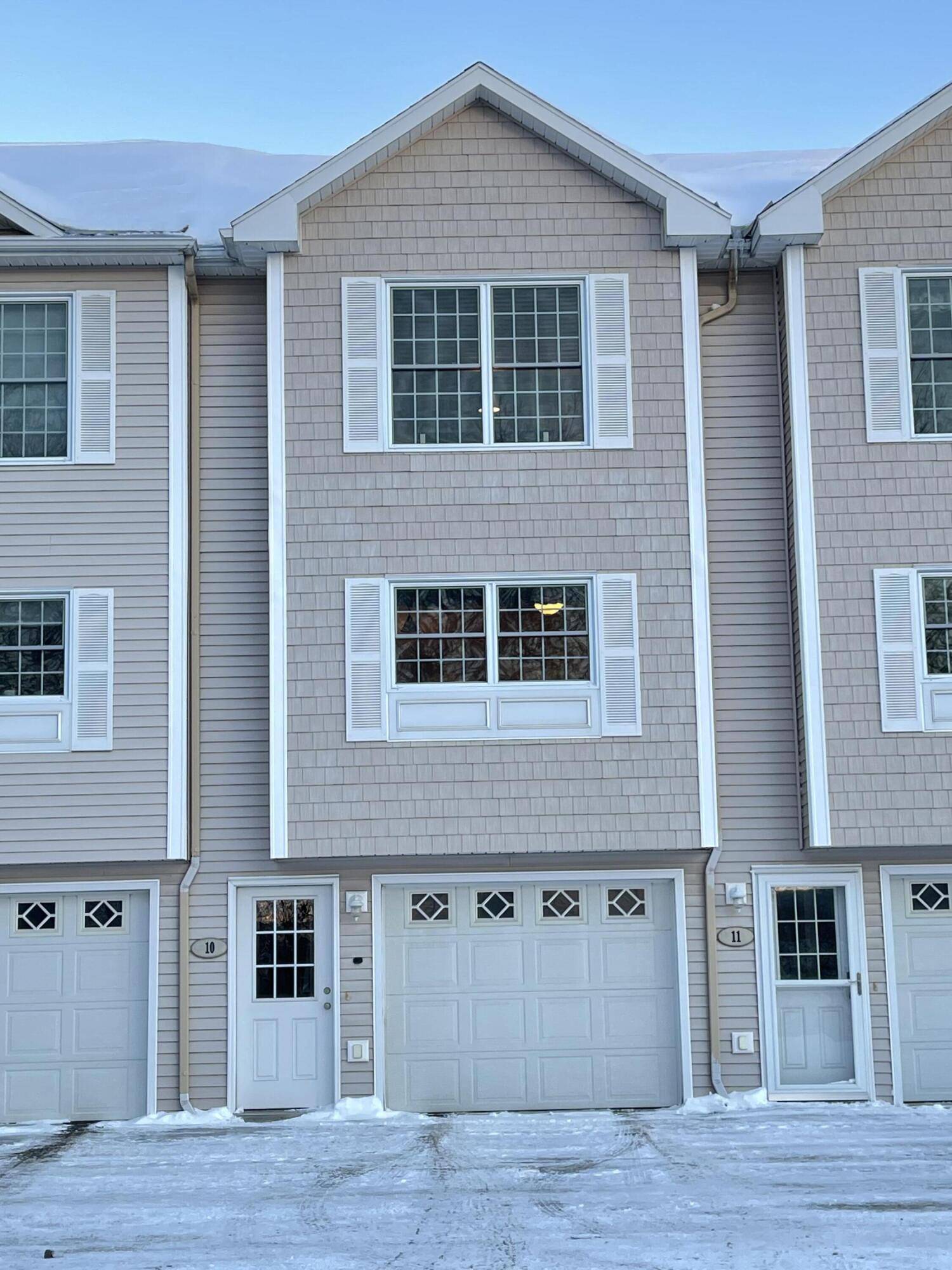 Presque Isle, ME 04769,13 Oak ST #10