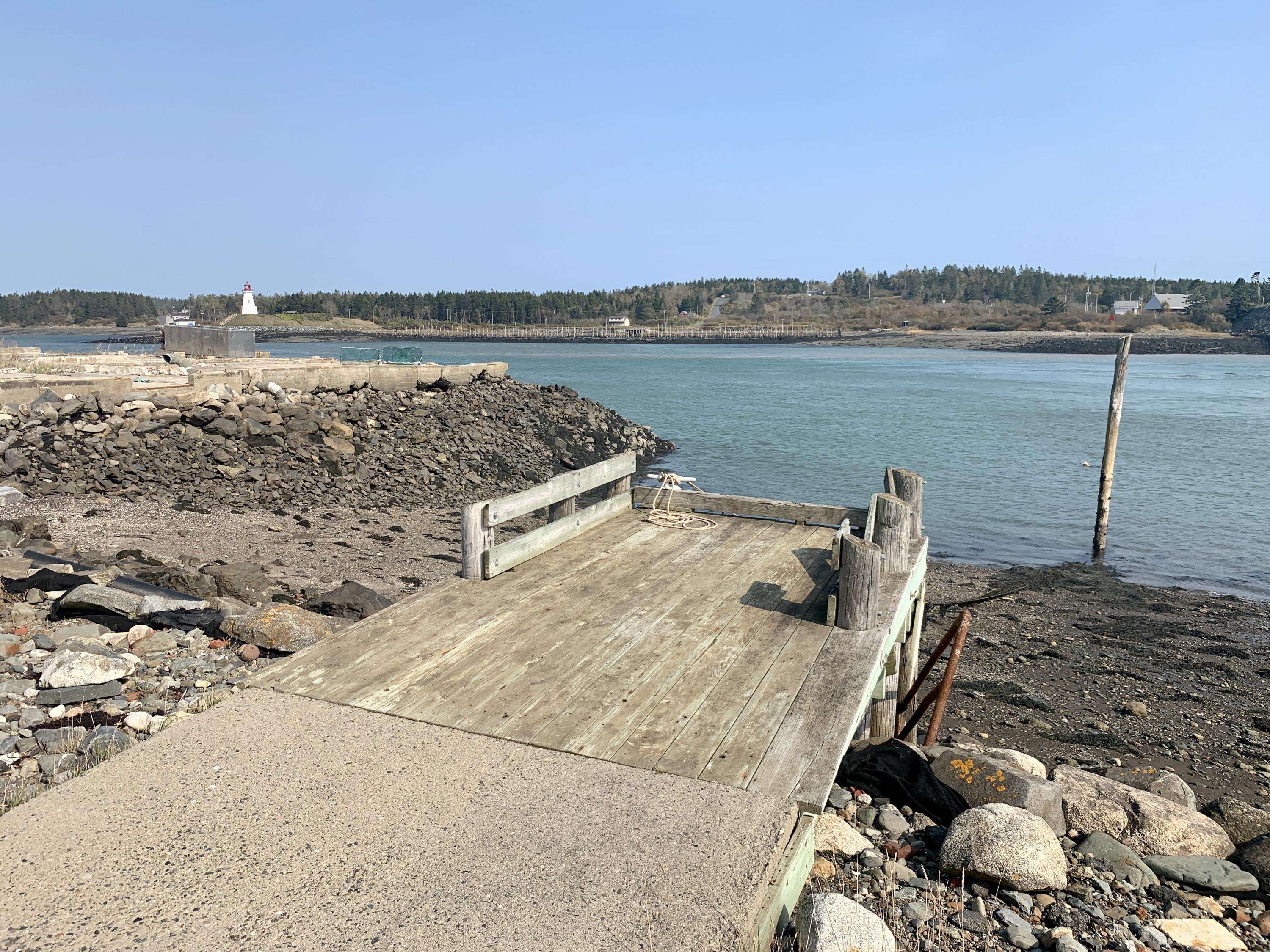 Lubec, ME 04652,72 Water ST