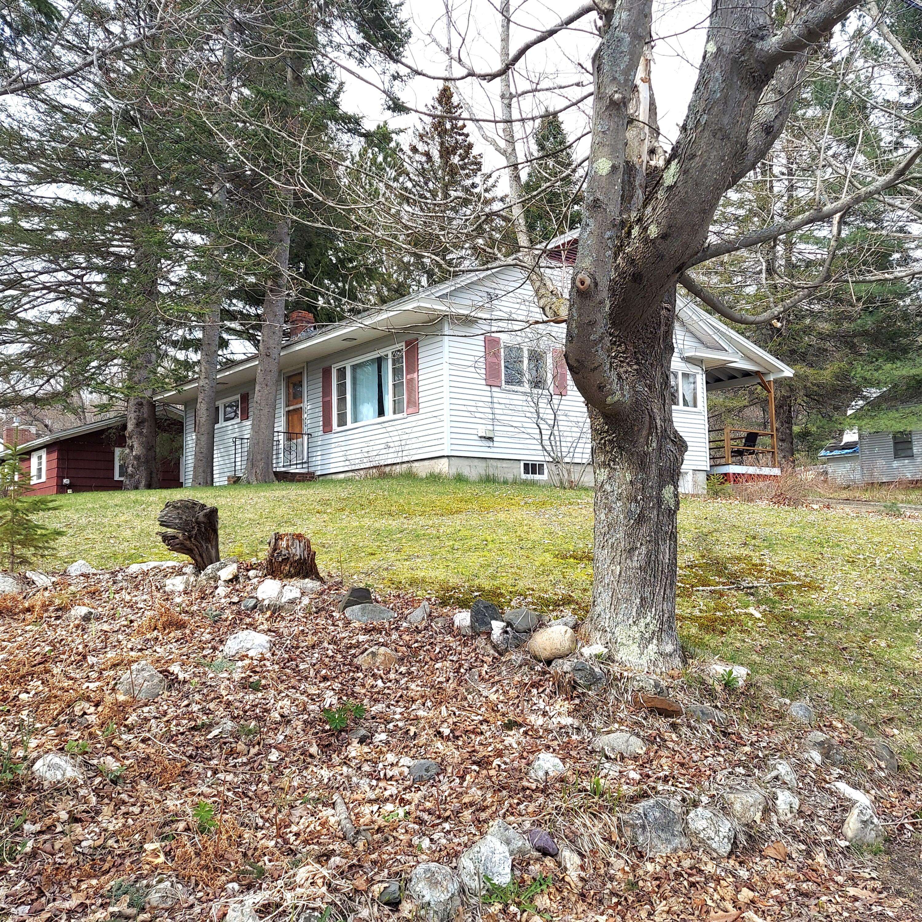 Farmington, ME 04938,196 Maple AVE