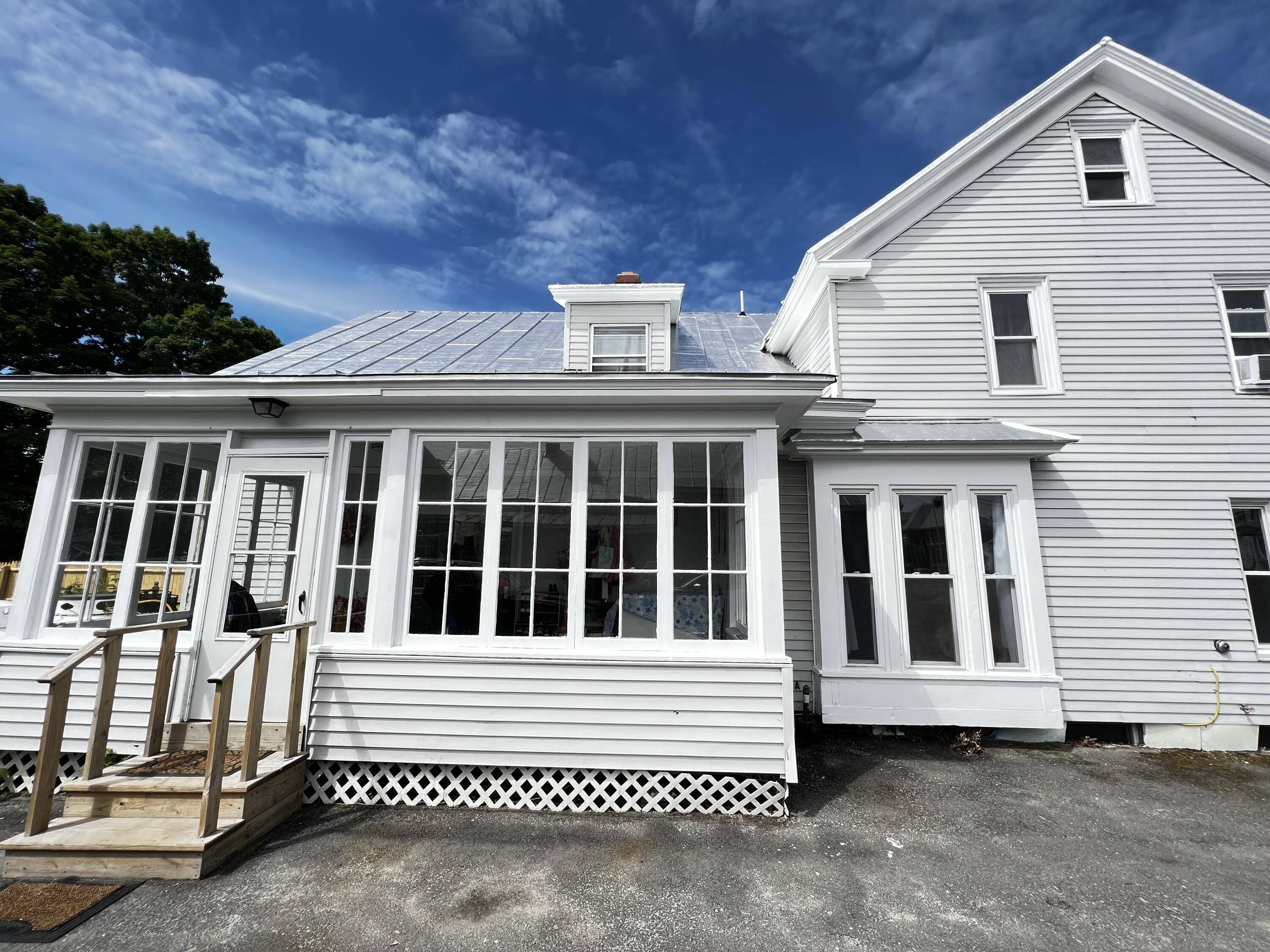 Skowhegan, ME 04976,15 Leavitt ST