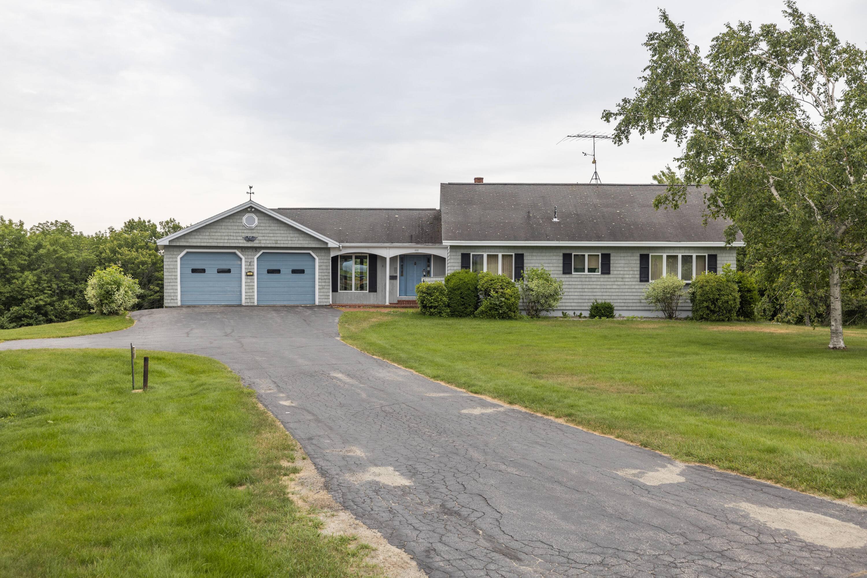 Readfield, ME 04355,188 P Ridge RD