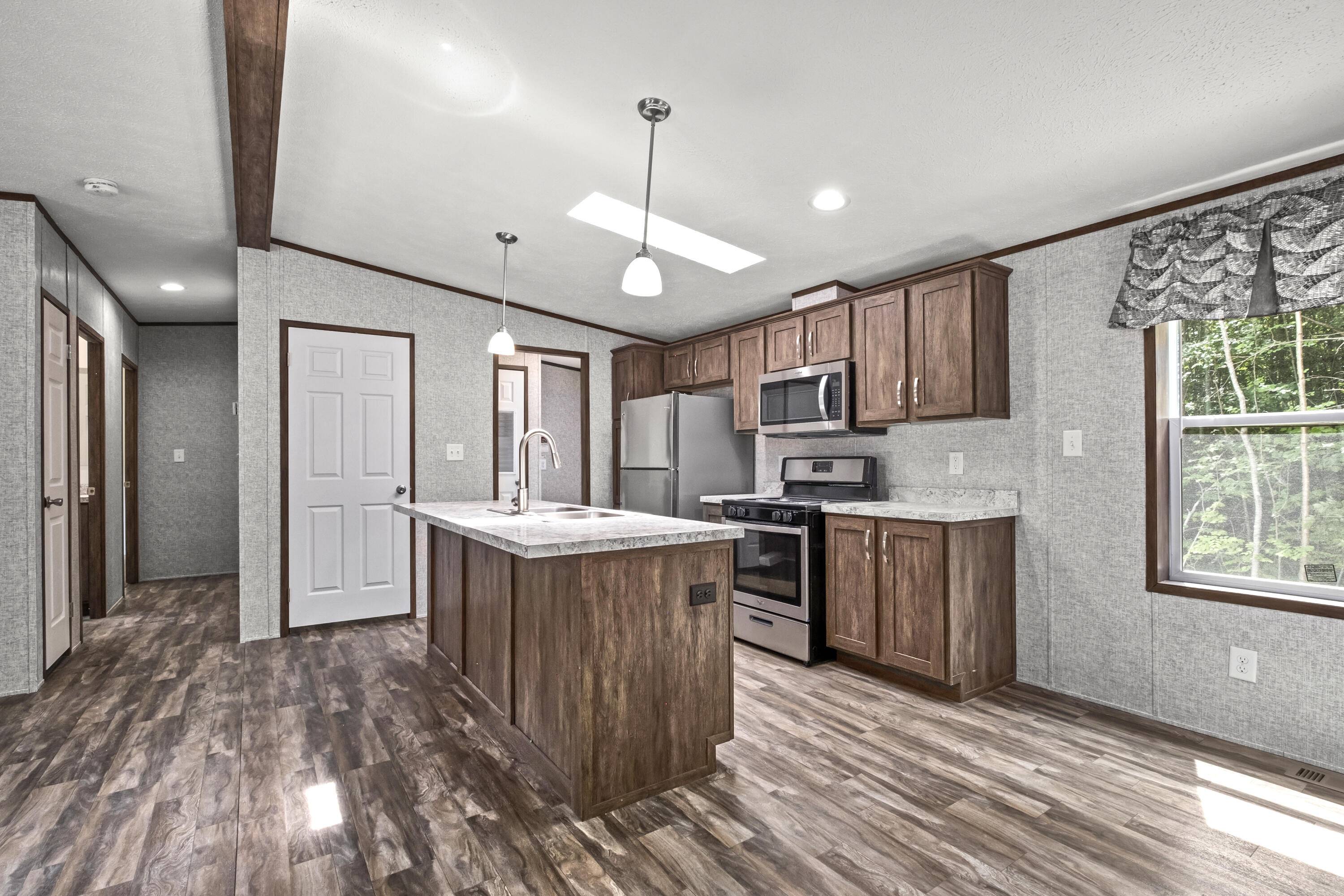 Warren, ME 04864,71 Metsa LN