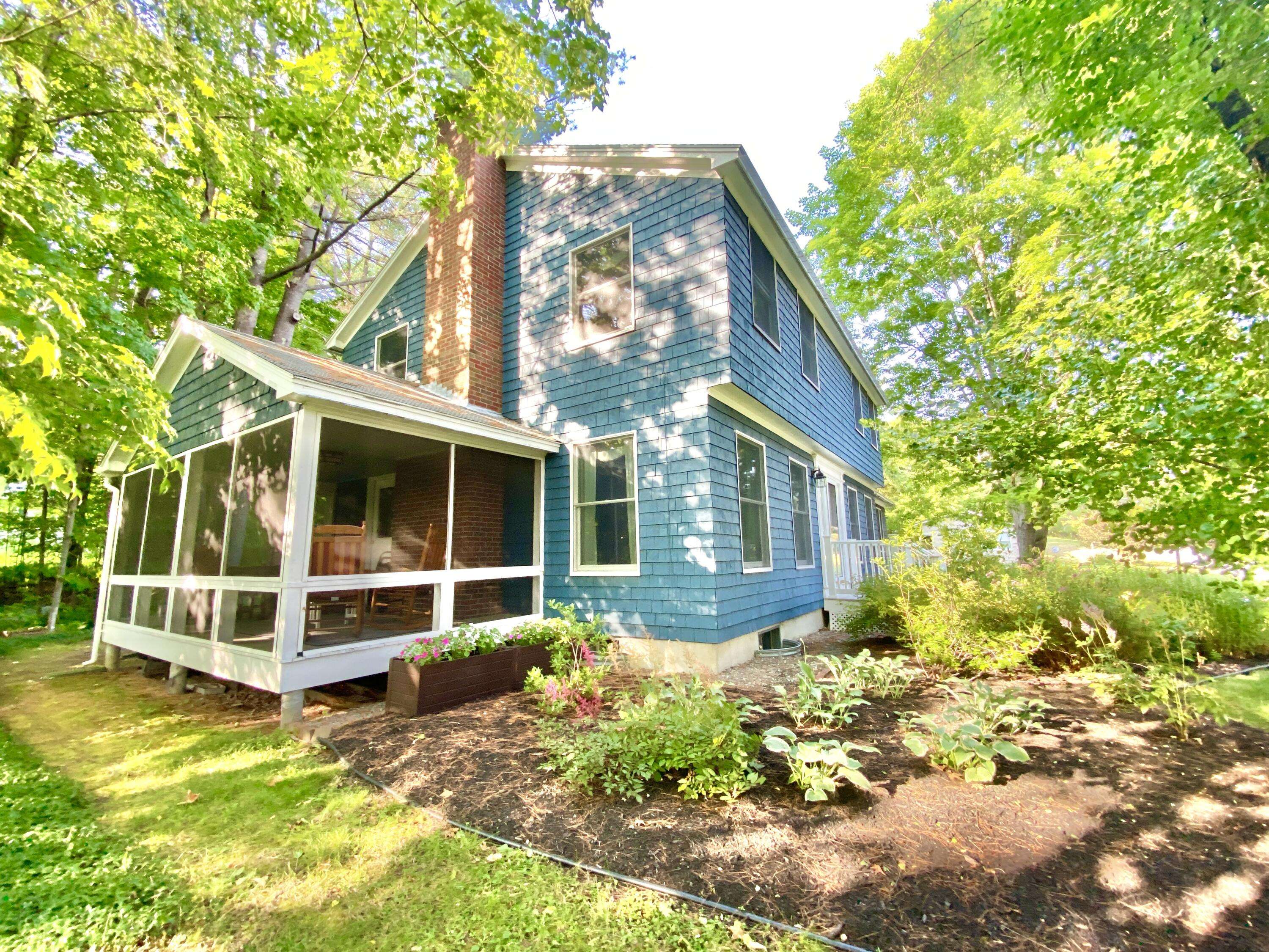 Farmington, ME 04938,230 Middle ST