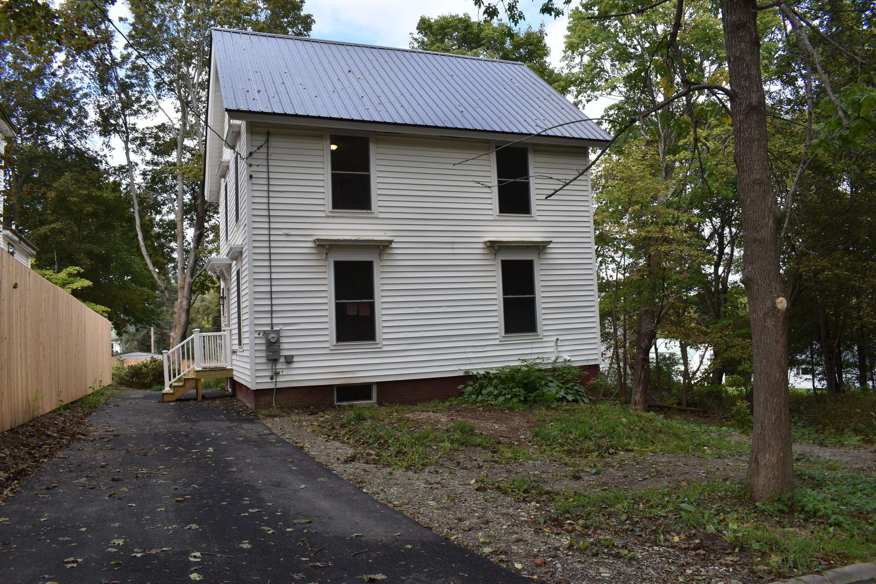 Bangor, ME 04401,42 Winter ST