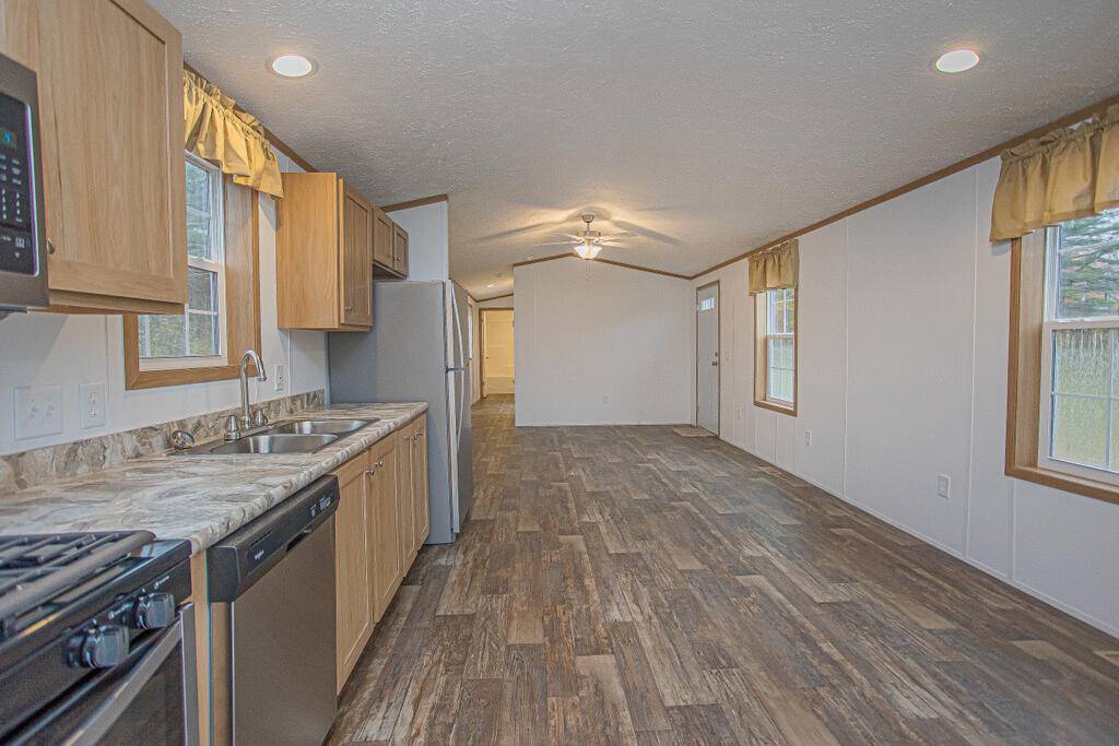 Farmington, ME 04938,287 Middle ST