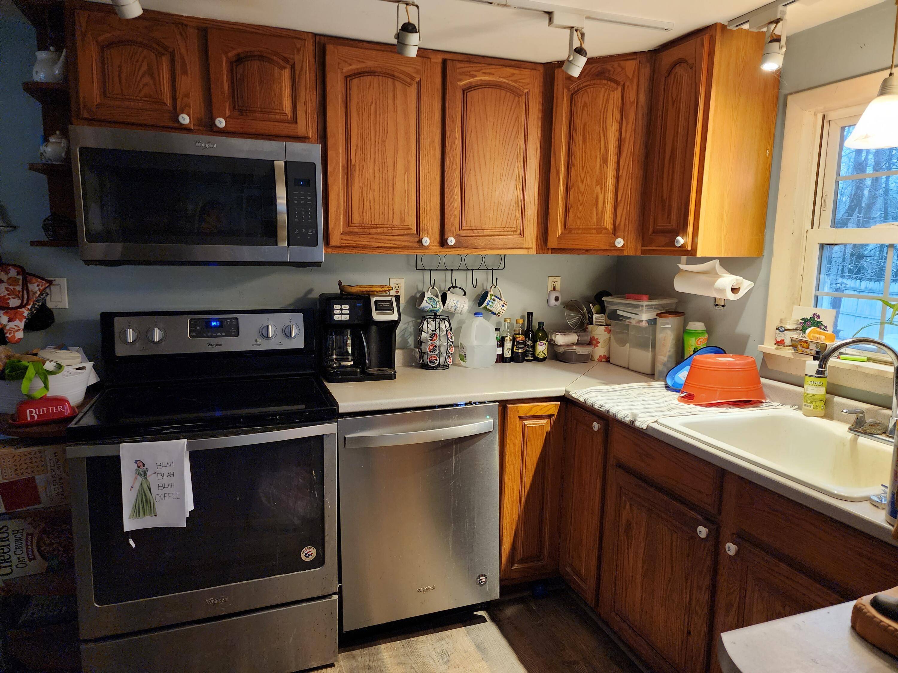 Windham, ME 04062,17 Montgomery RD