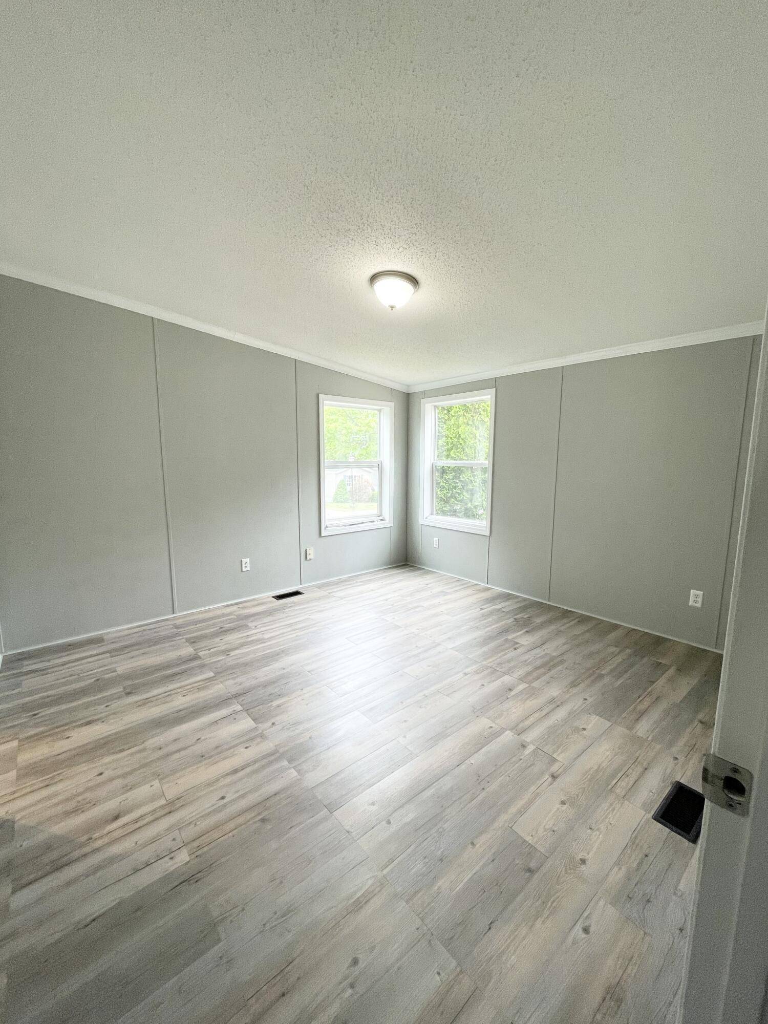 Lisbon, ME 04250,47 Woodside DR