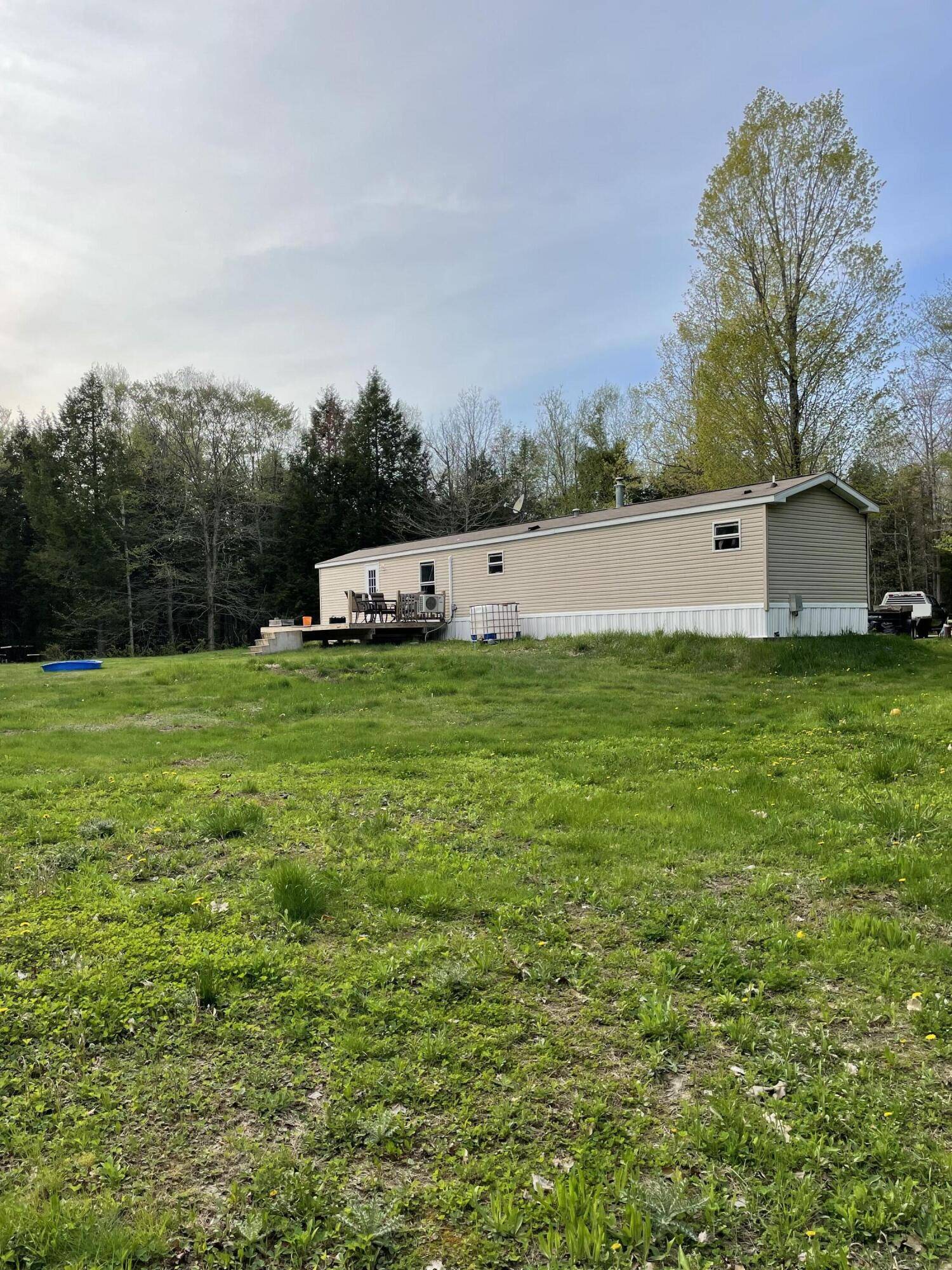 Litchfield, ME 04350,48 Birdhouse LN