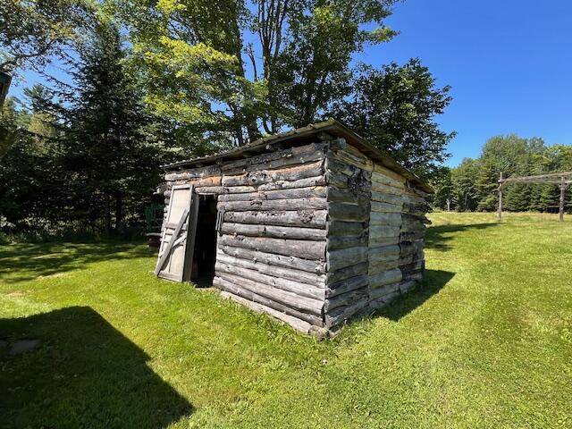 Rangeley, ME 04970,3805 Main ST