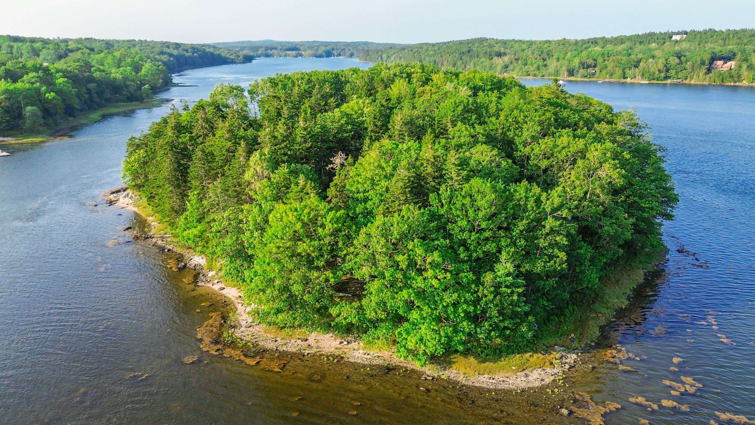 Castine, ME 04421,M6 L25 Esther IS