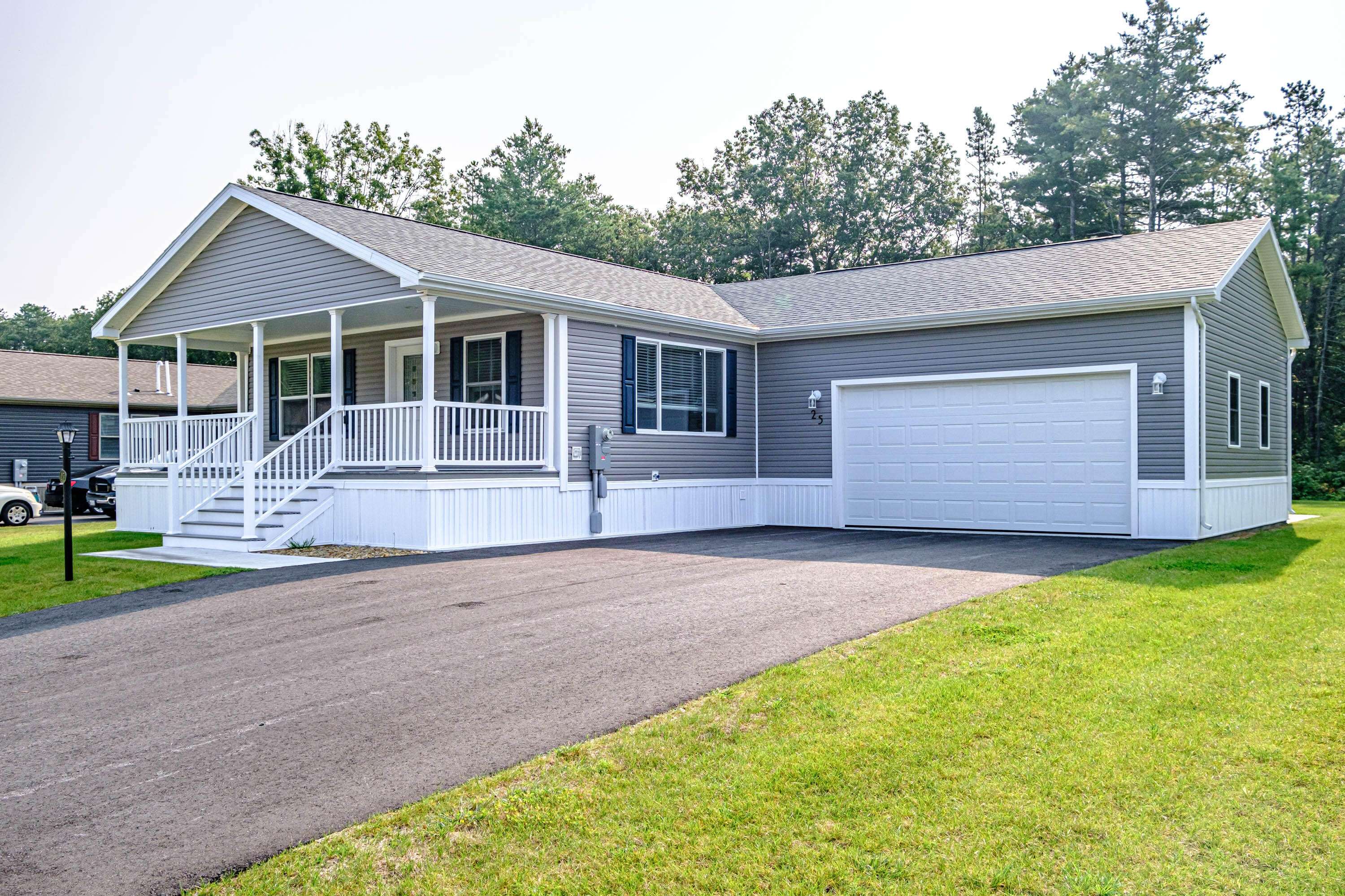 Lyman, ME 04002,25 Conifer DR