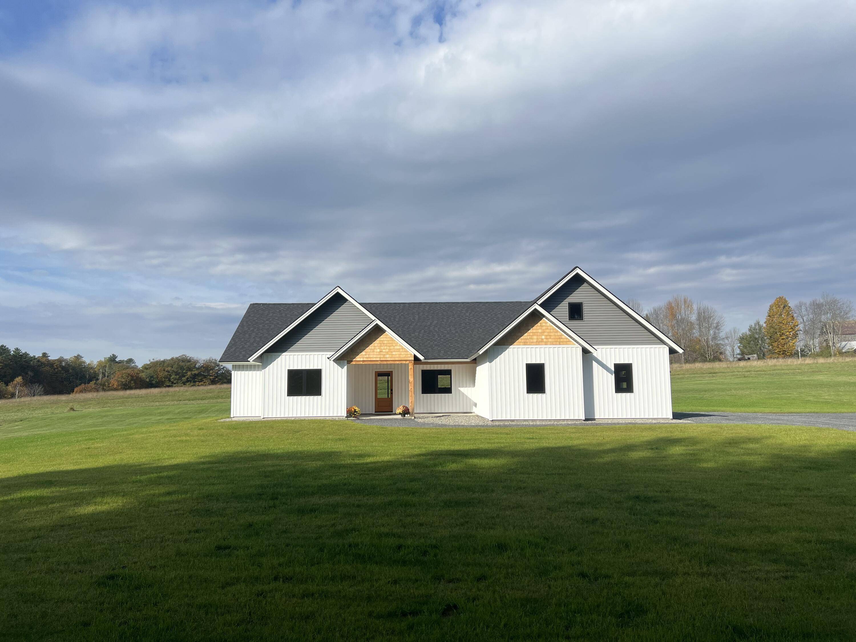 Belgrade, ME 04917,16 Dyer LN N