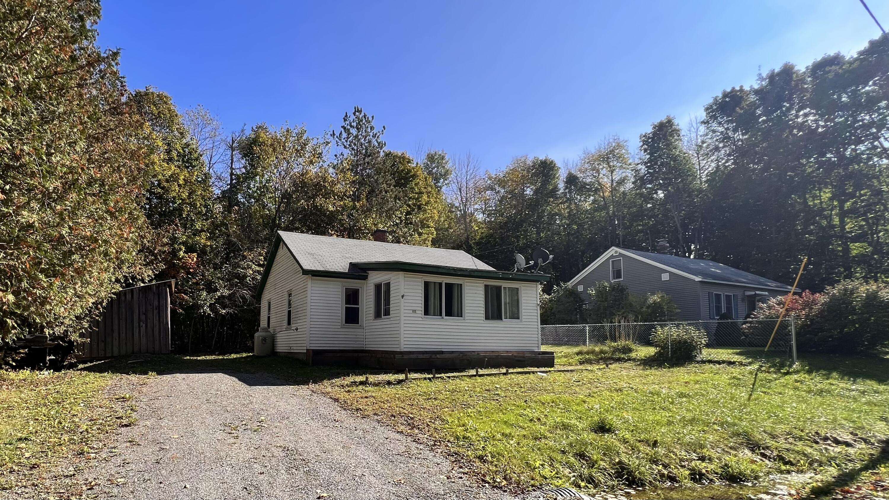 Dexter, ME 04930,19 Elm ST