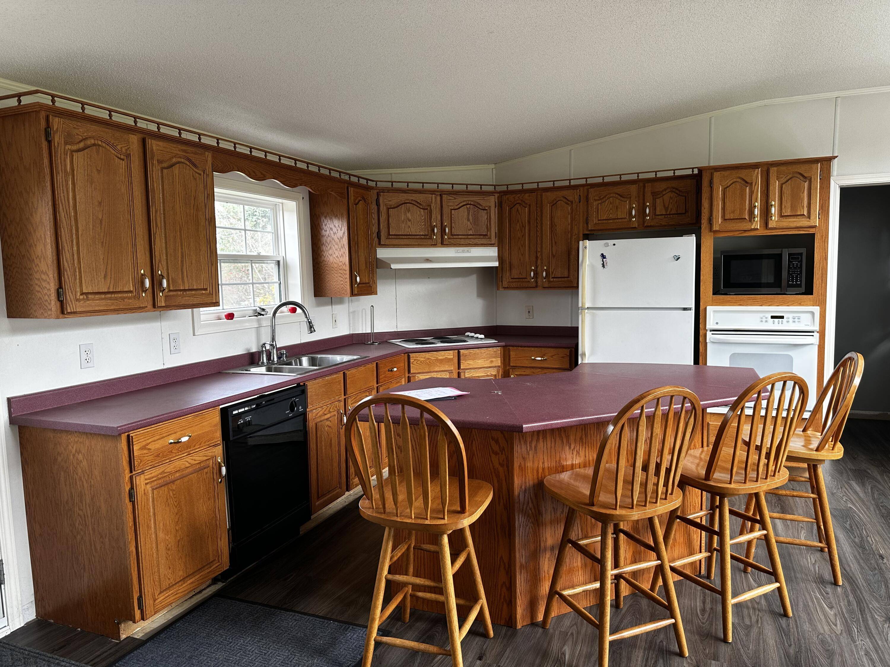 Presque Isle, ME 04769,29 Parkhurst Siding RD