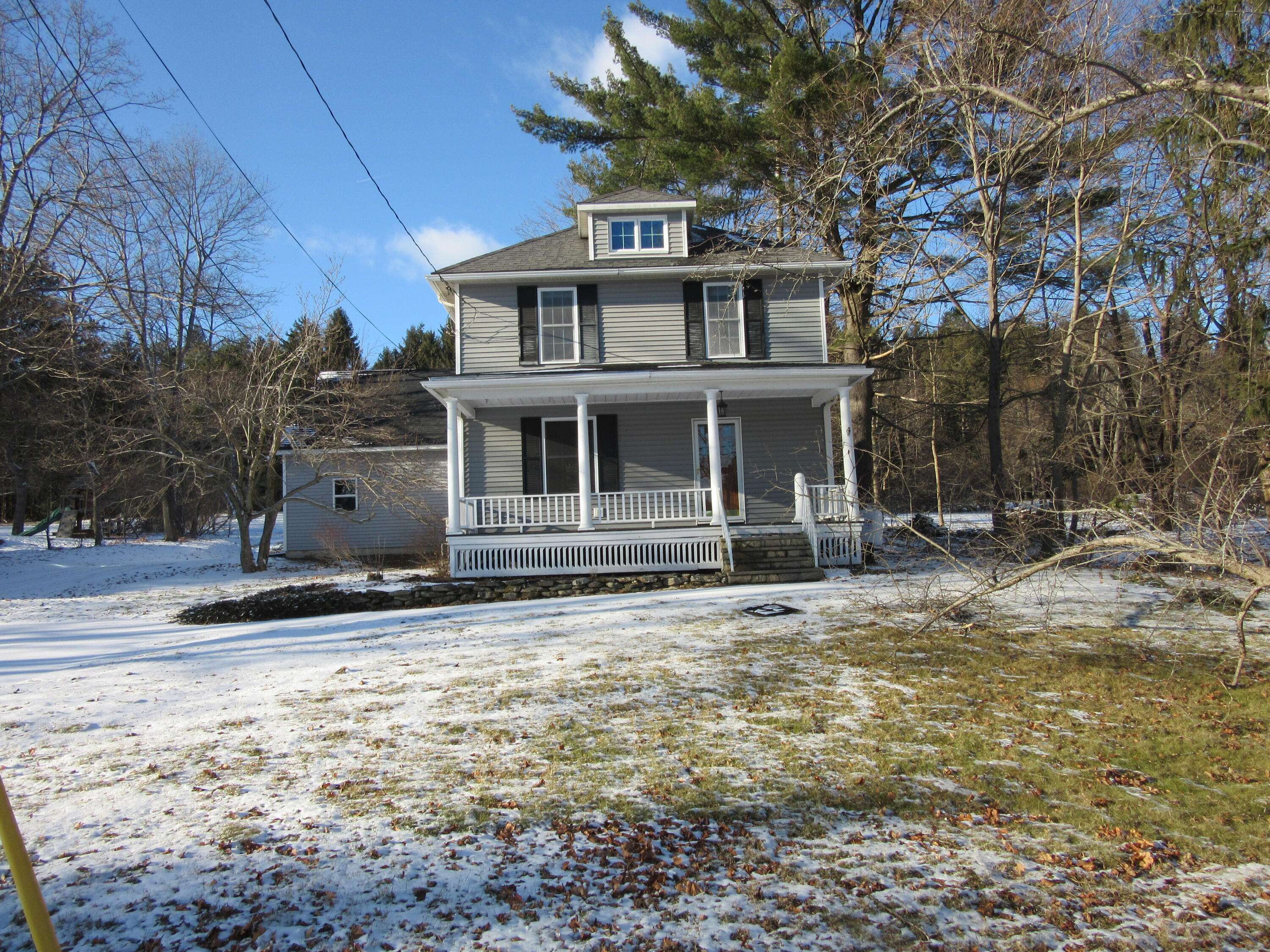 Hampden, ME 04444,326 Main RD N