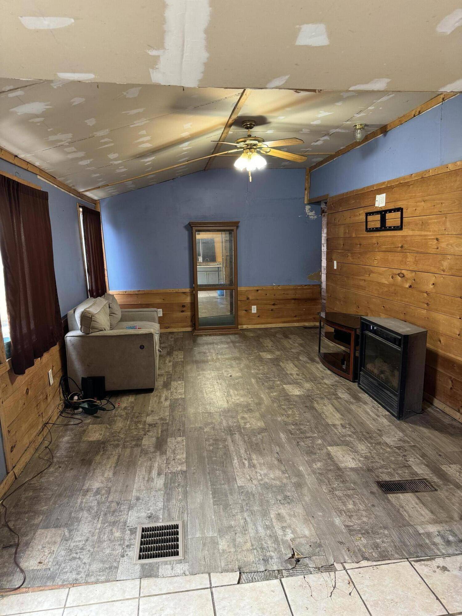 Searsport, ME 04974,96 Loop RD S