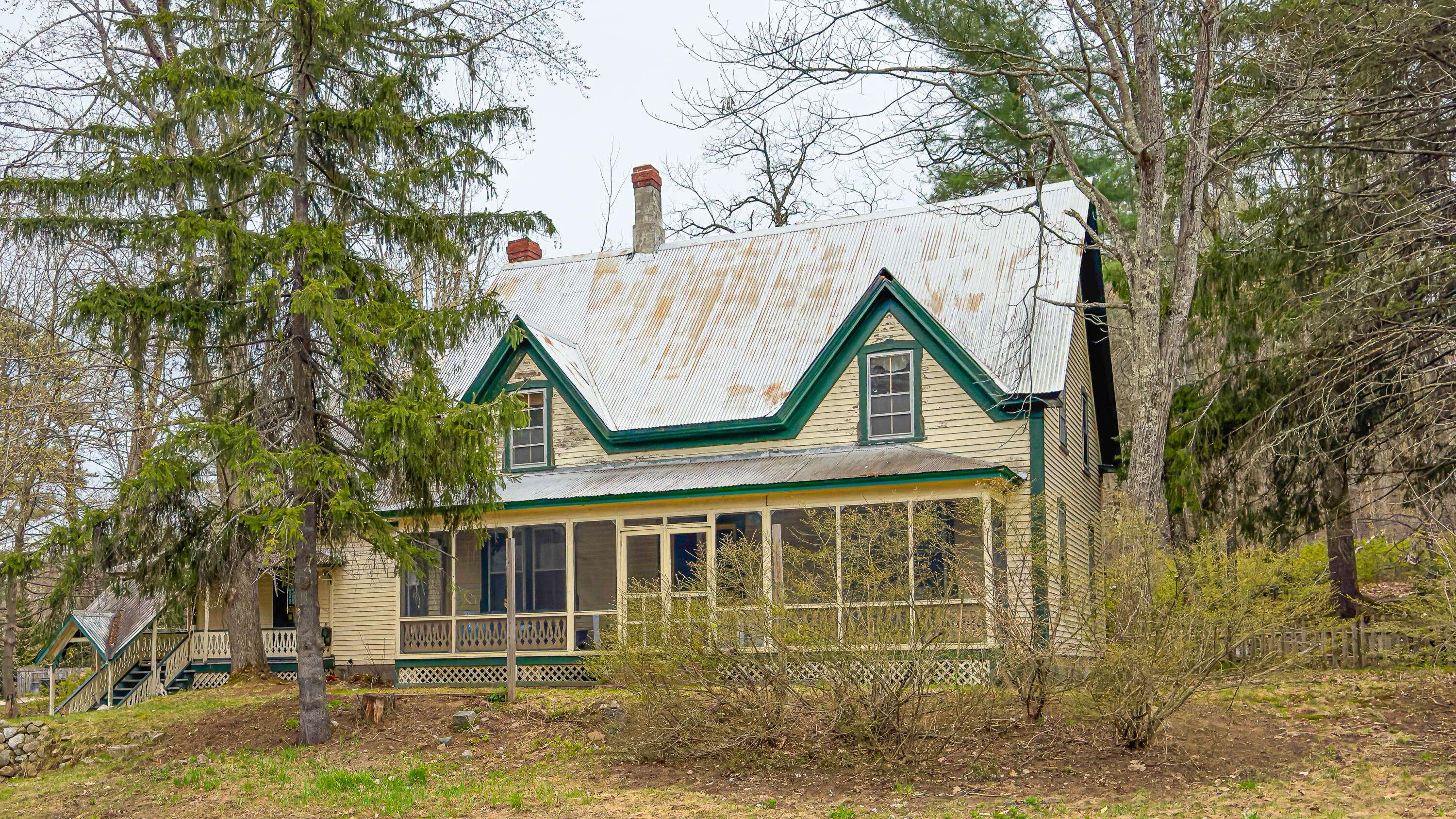 Fryeburg, ME 04037,387 Main ST