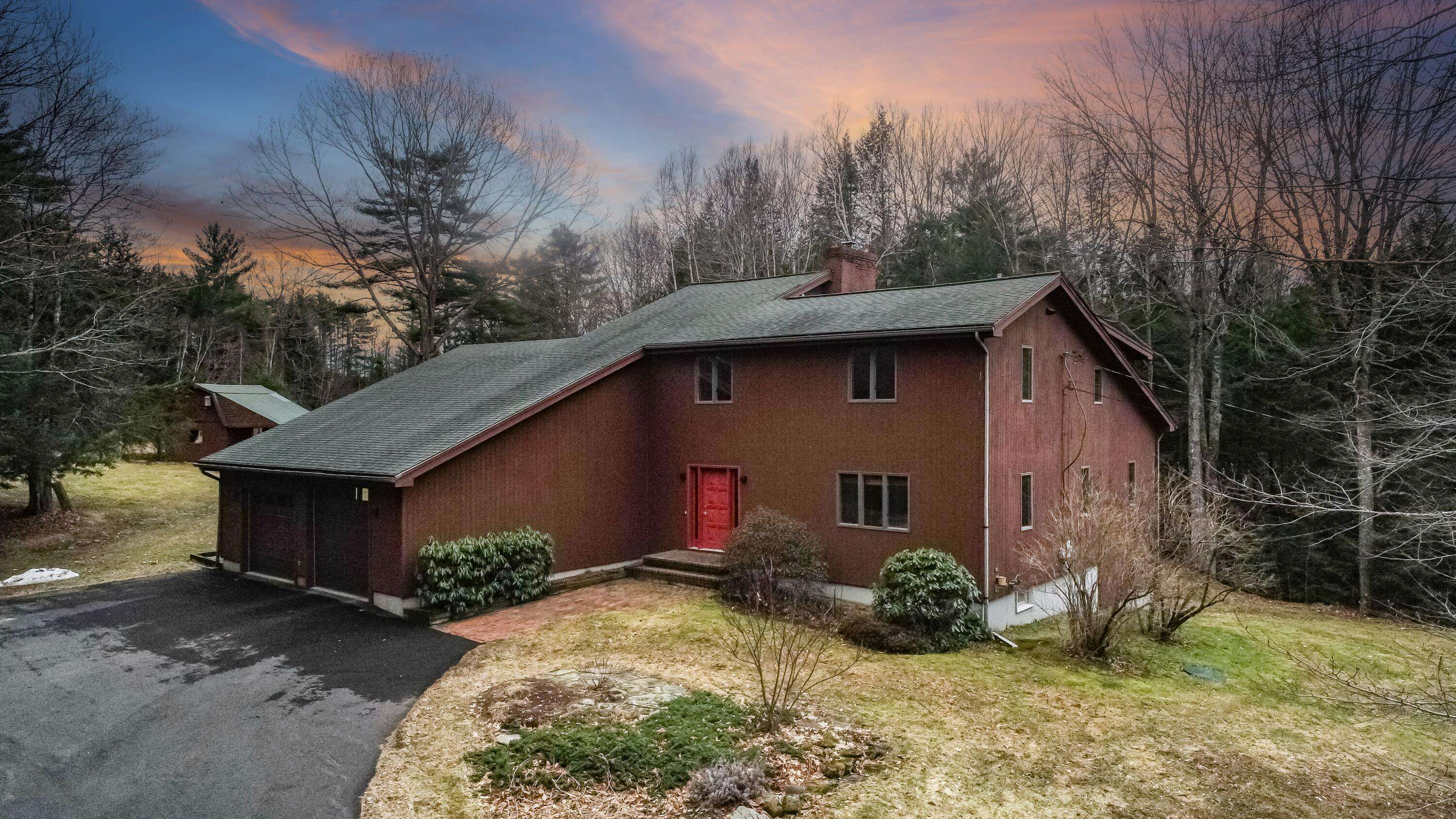 Hampden, ME 04444,81 Papermill RD