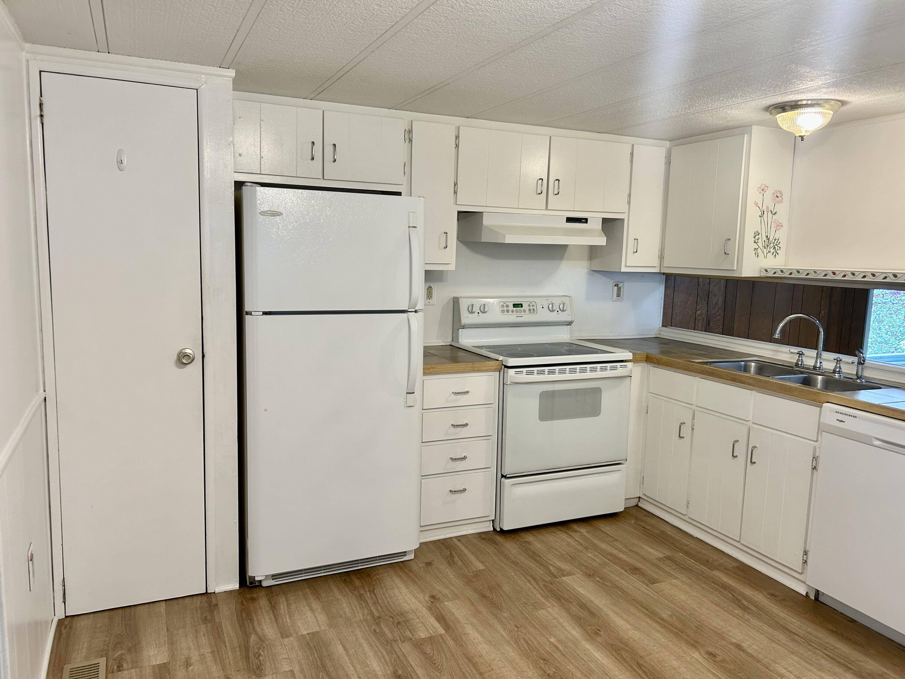 Saco, ME 04072,2 Dode DR