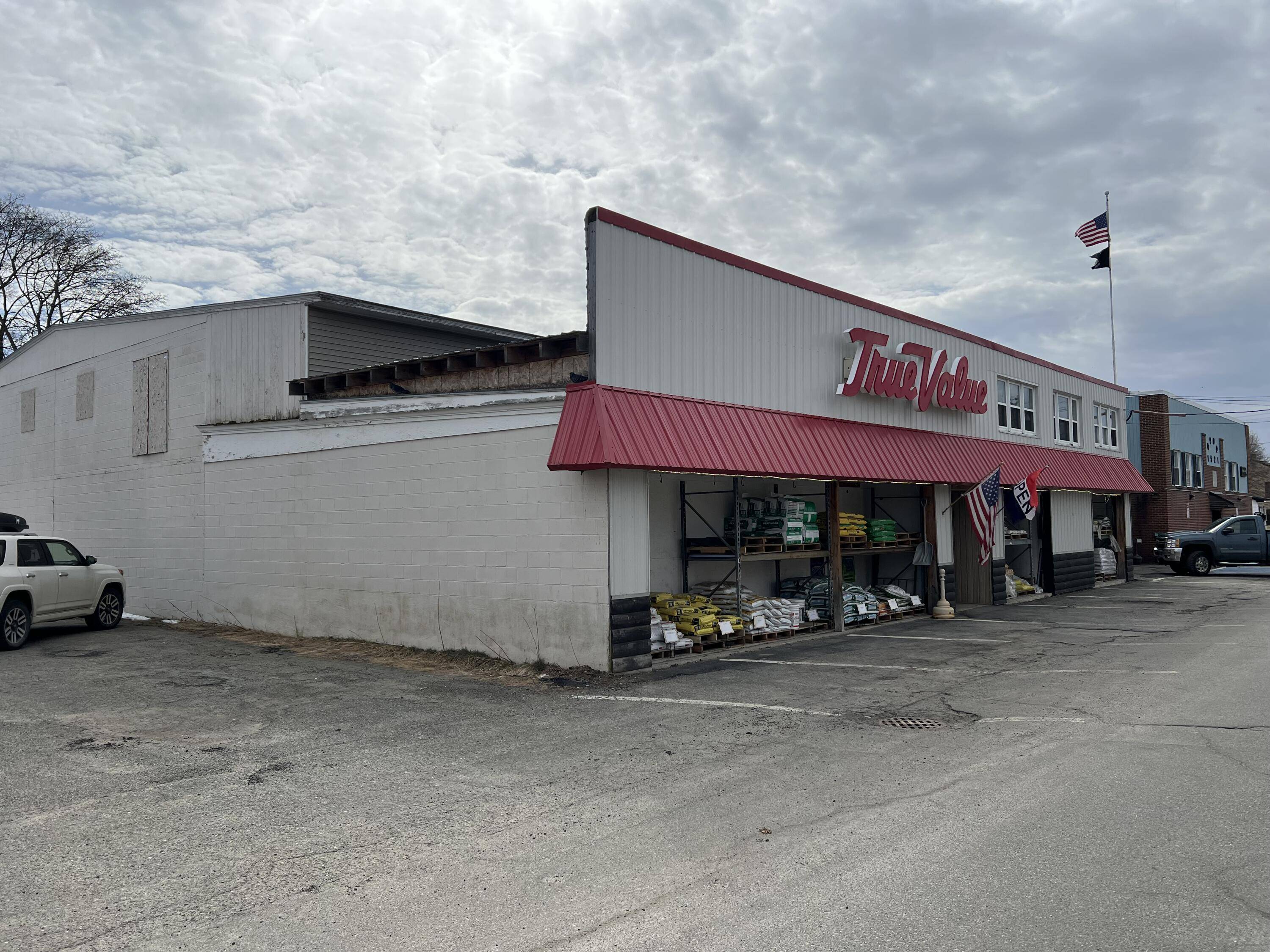 Millinocket, ME 04462,225 Aroostook AVE