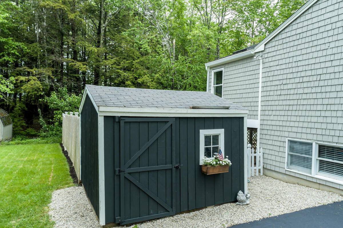 Topsham, ME 04086,31 Forest DR