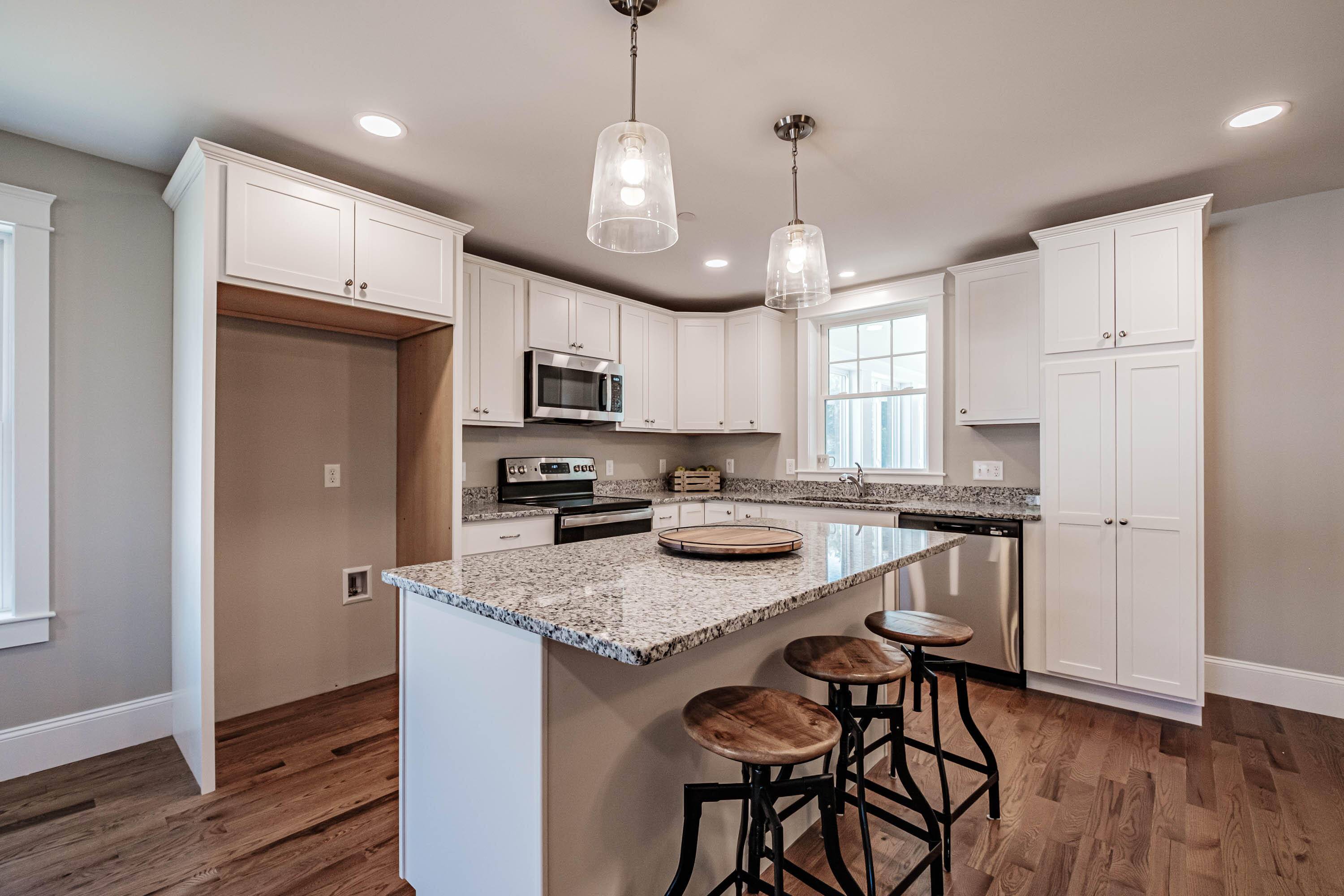 Gorham, ME 04038,155 Falcon Crest DR #18