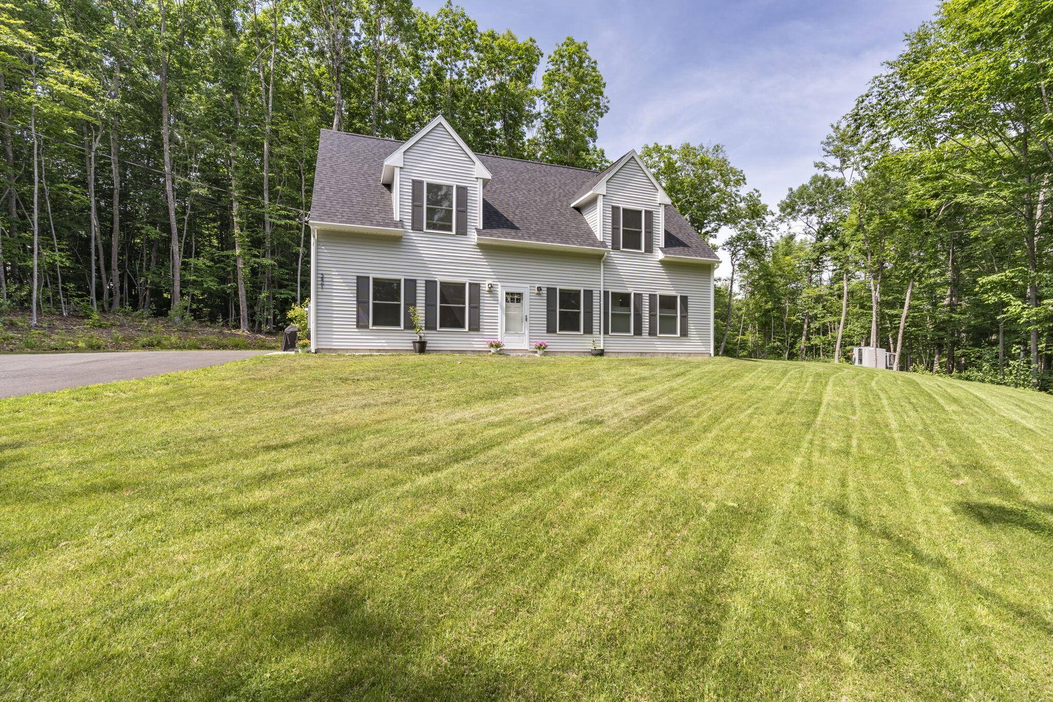 Minot, ME 04258,221 Brighton Hill RD