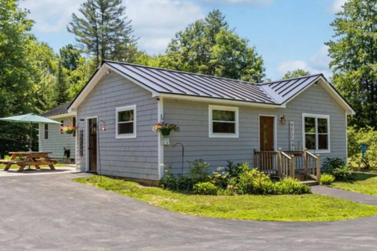 North Yarmouth, ME 04097,227 Mountfort RD